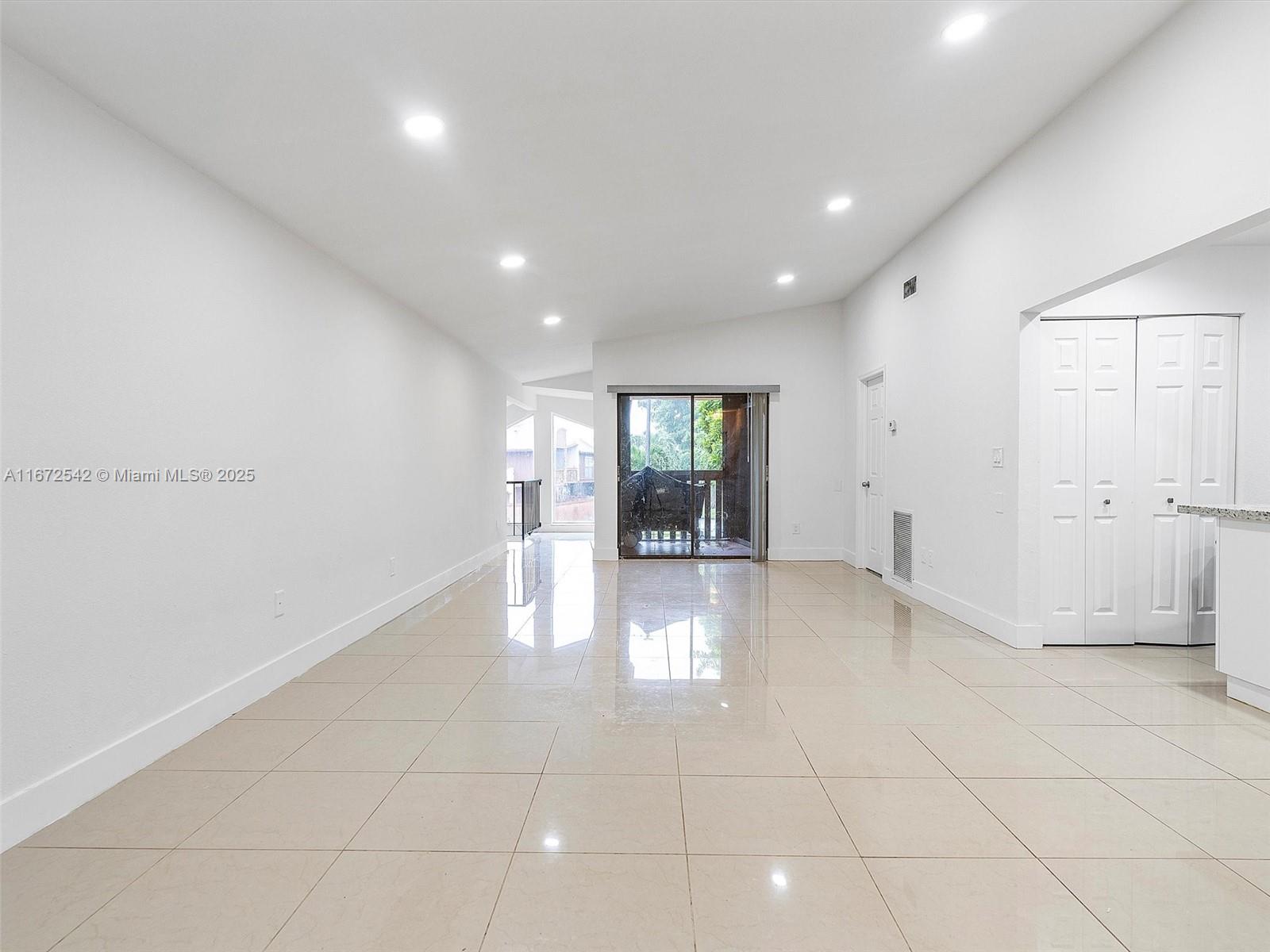 6604 SW 114th Pl # F72