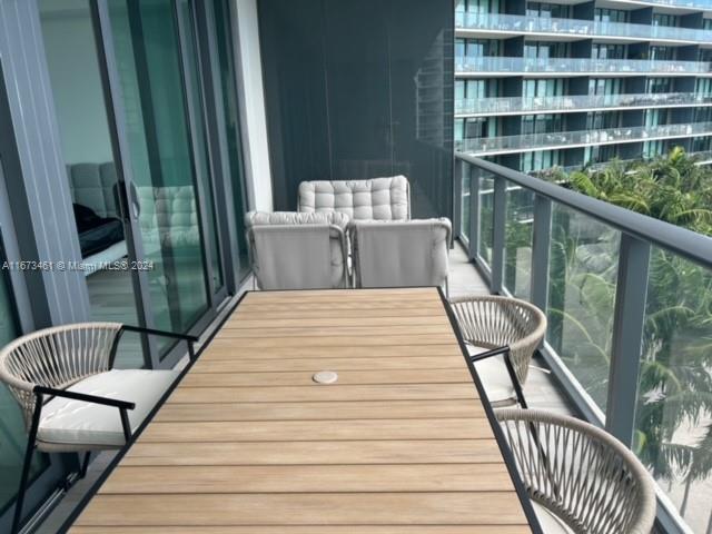480 NE 31st St # 905