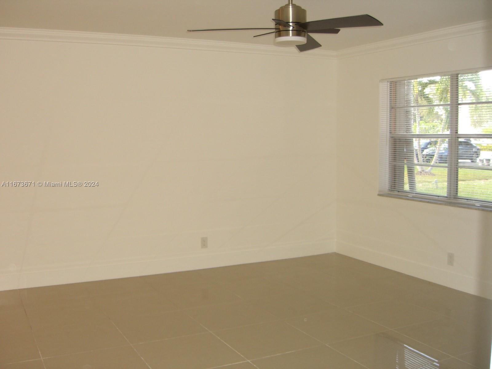 5300 Hollywood Blvd Unit: 3