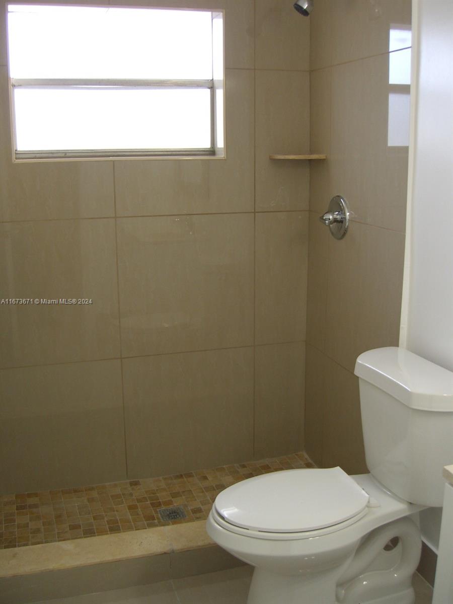 5300 Hollywood Blvd Unit: 3