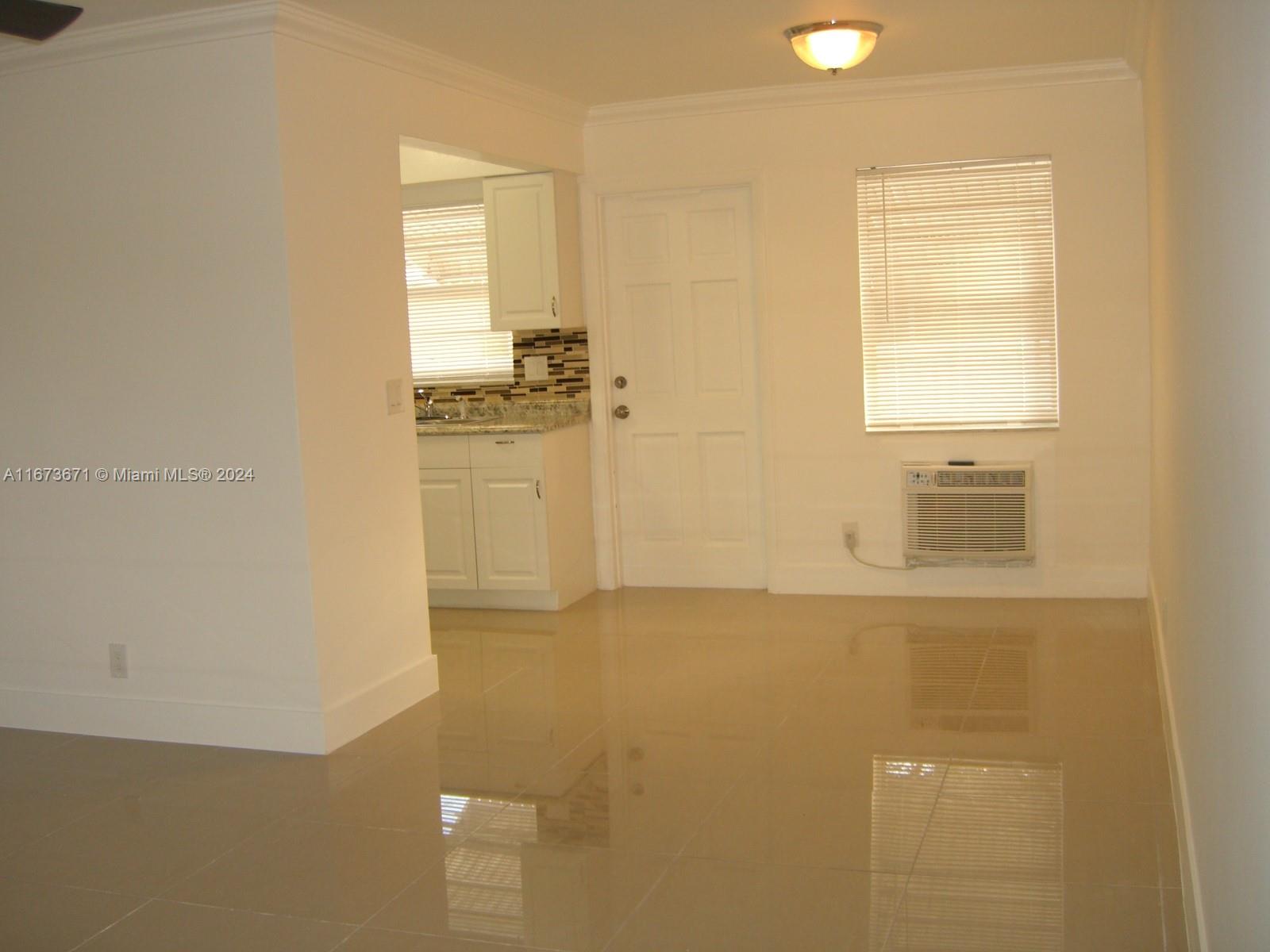 5300 Hollywood Blvd Unit: 3