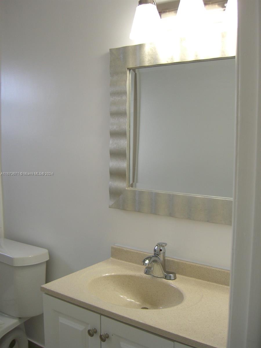 5300 Hollywood Blvd Unit: 3