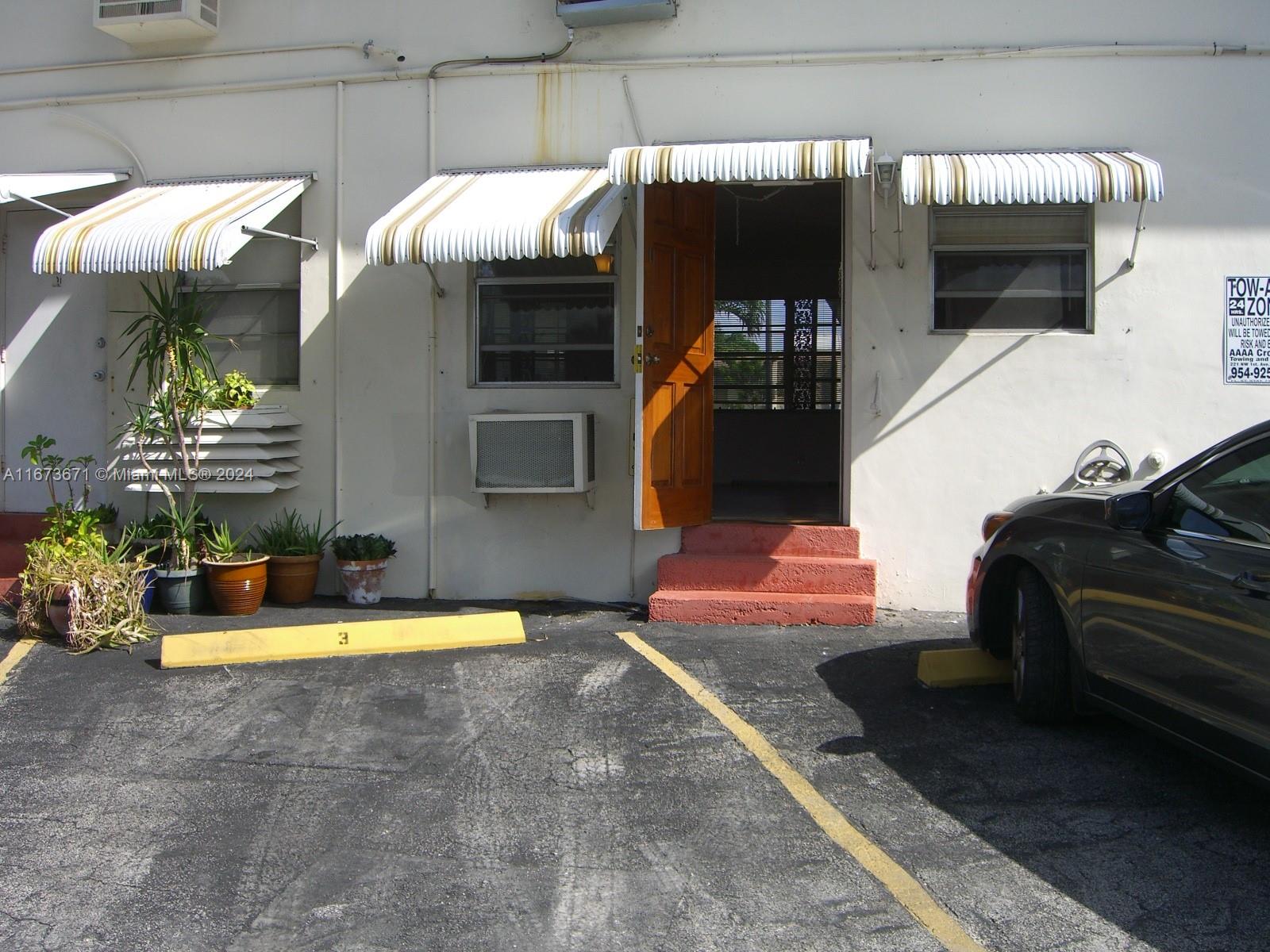 5300 Hollywood Blvd Unit: 3