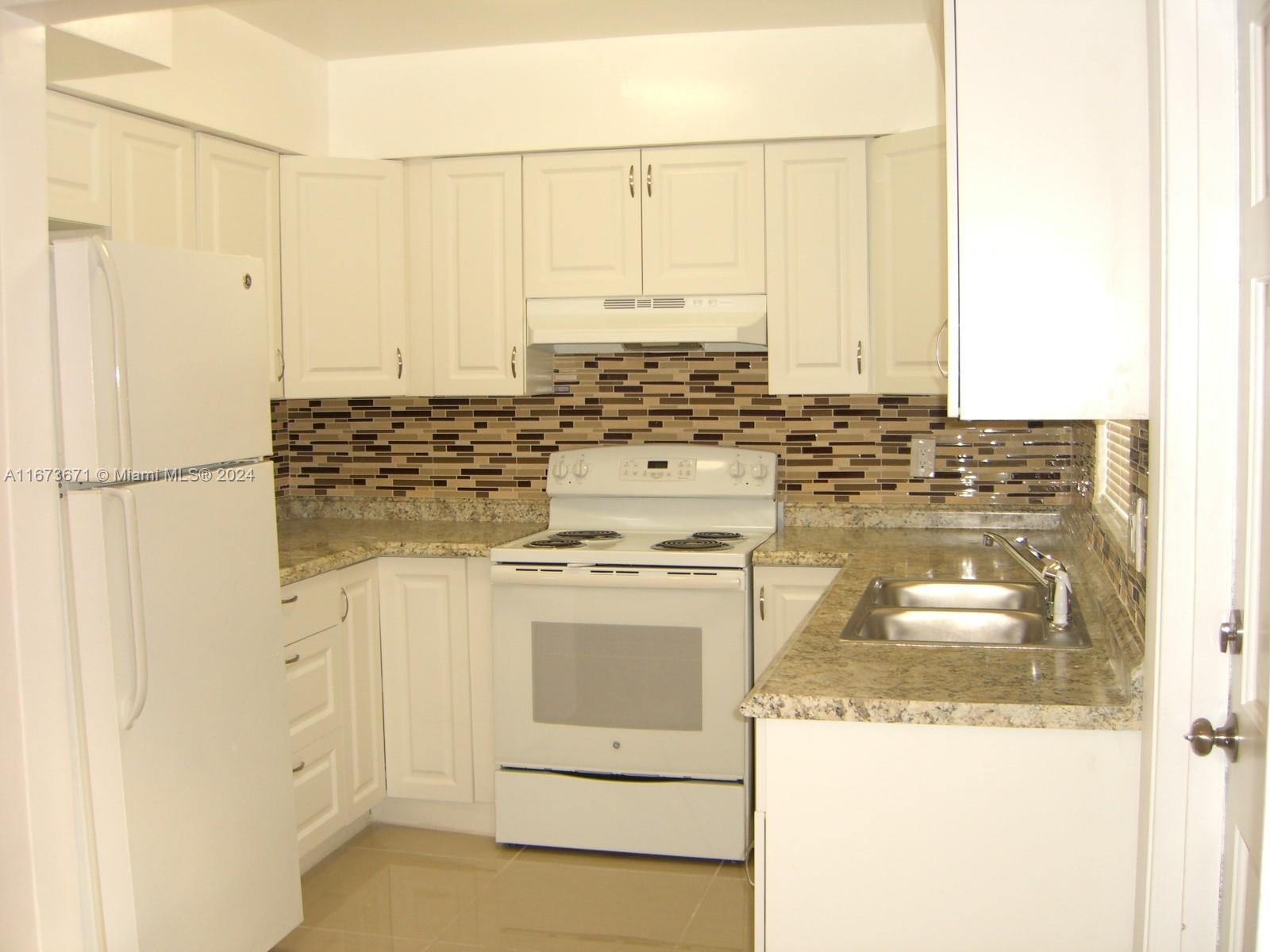 5300 Hollywood Blvd Unit: 3