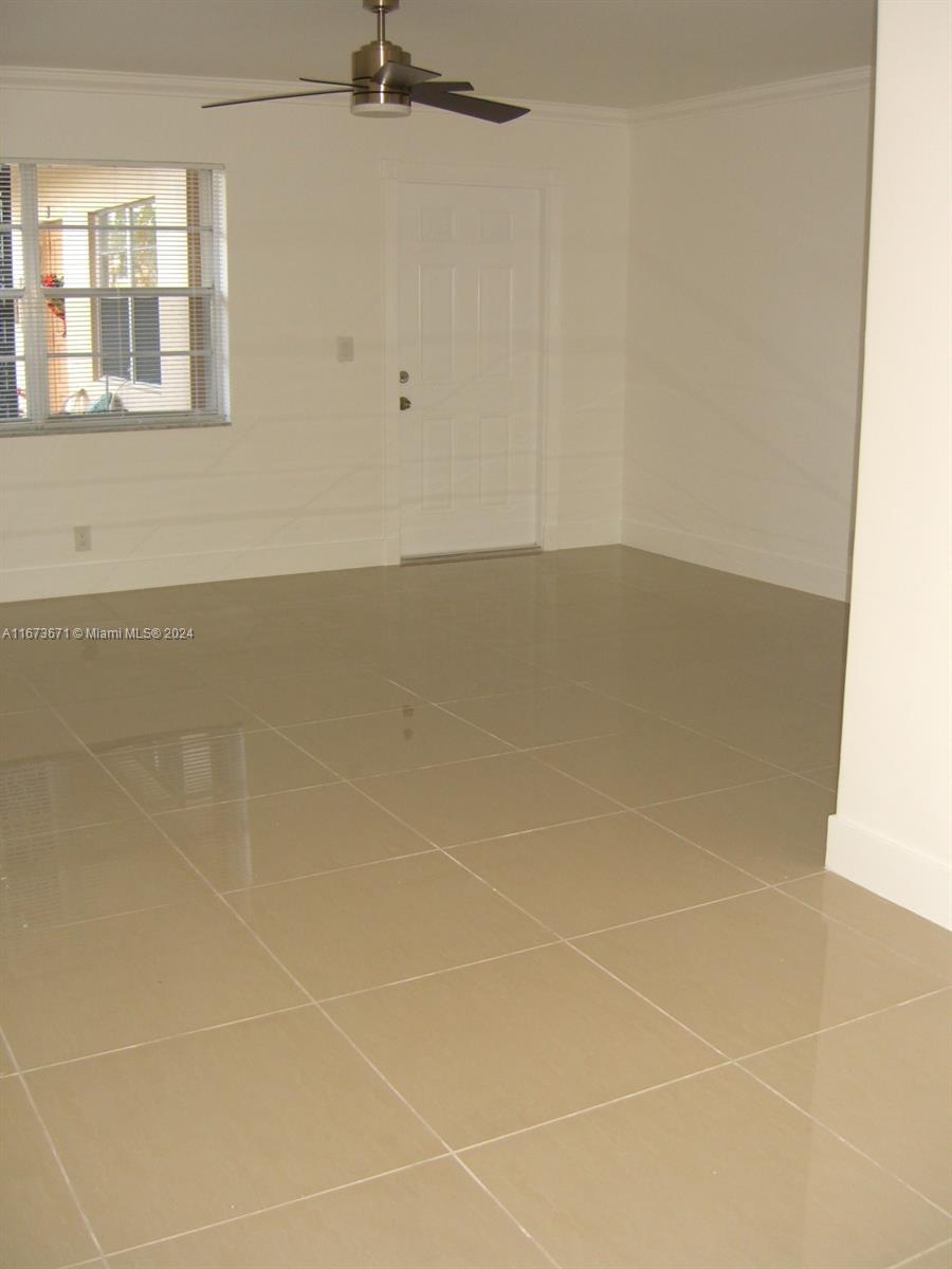 5300 Hollywood Blvd Unit: 3