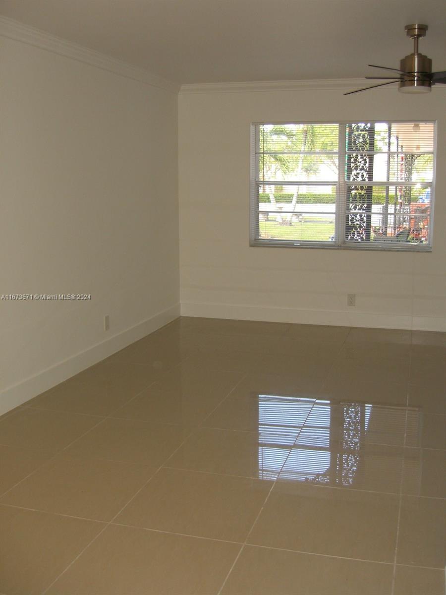 5300 Hollywood Blvd Unit: 3