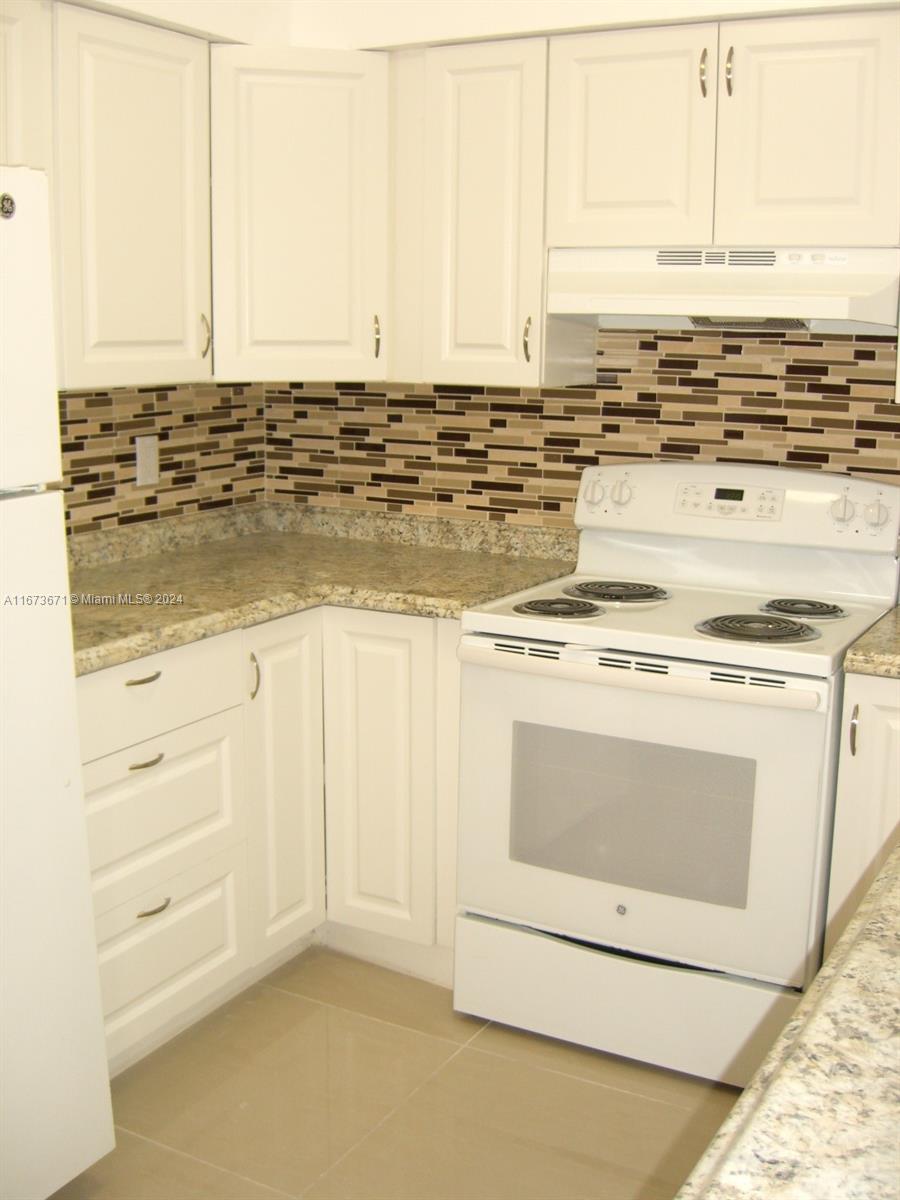 5300 Hollywood Blvd Unit: 3