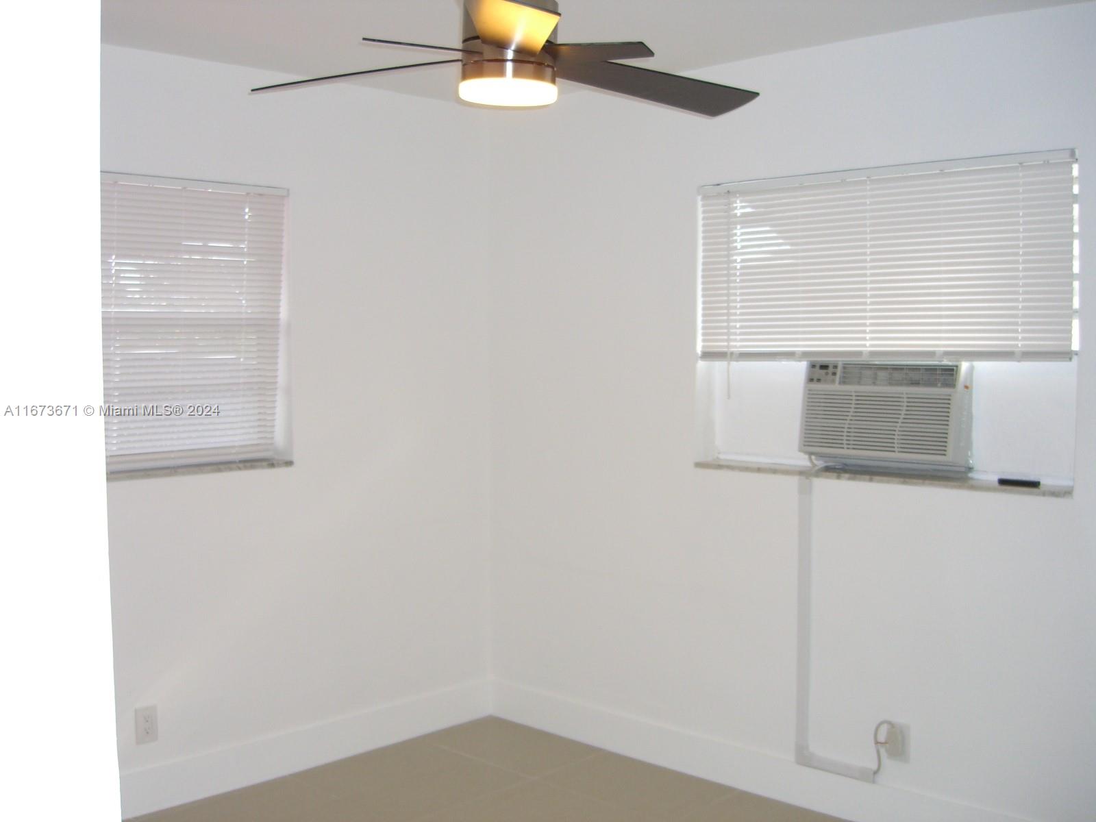 5300 Hollywood Blvd Unit: 3