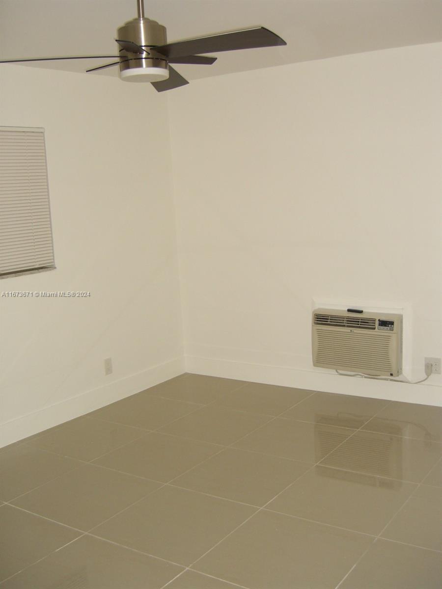 5300 Hollywood Blvd Unit: 3
