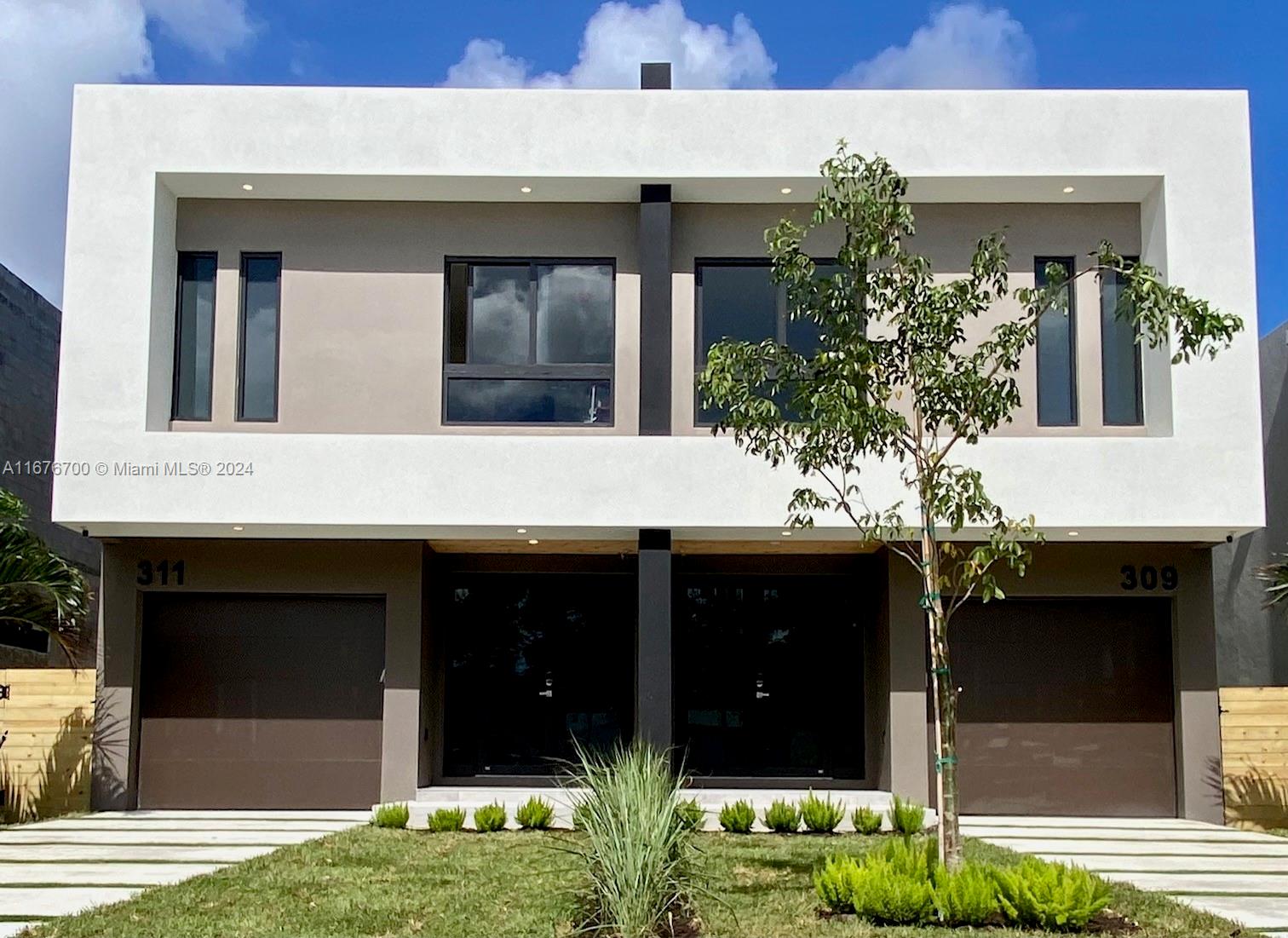 311 SW 10th St