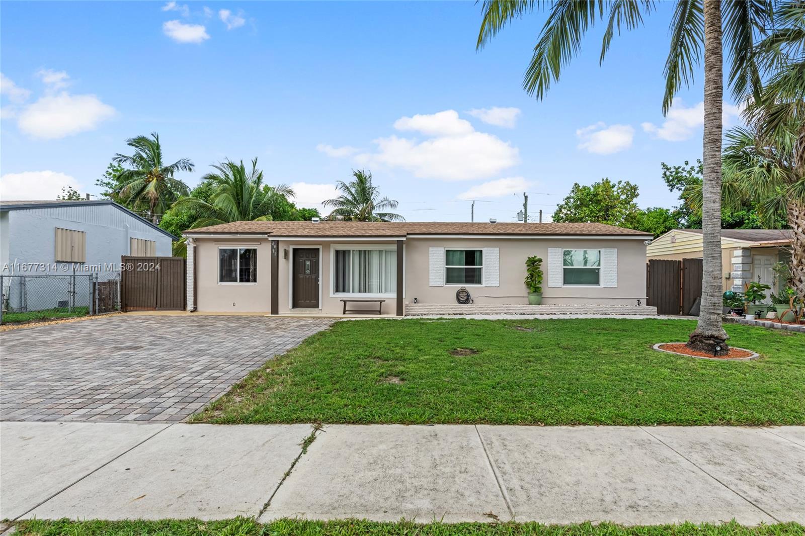 6471 SW 15th Ct