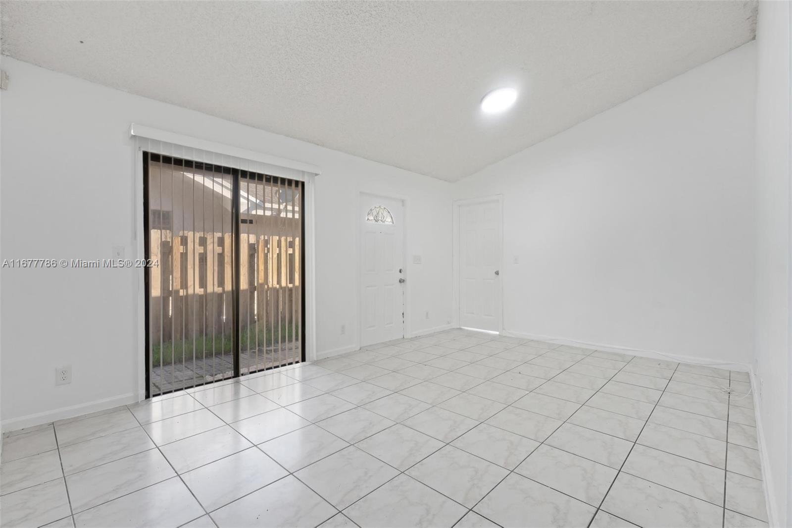 1252 SW 75th Ave