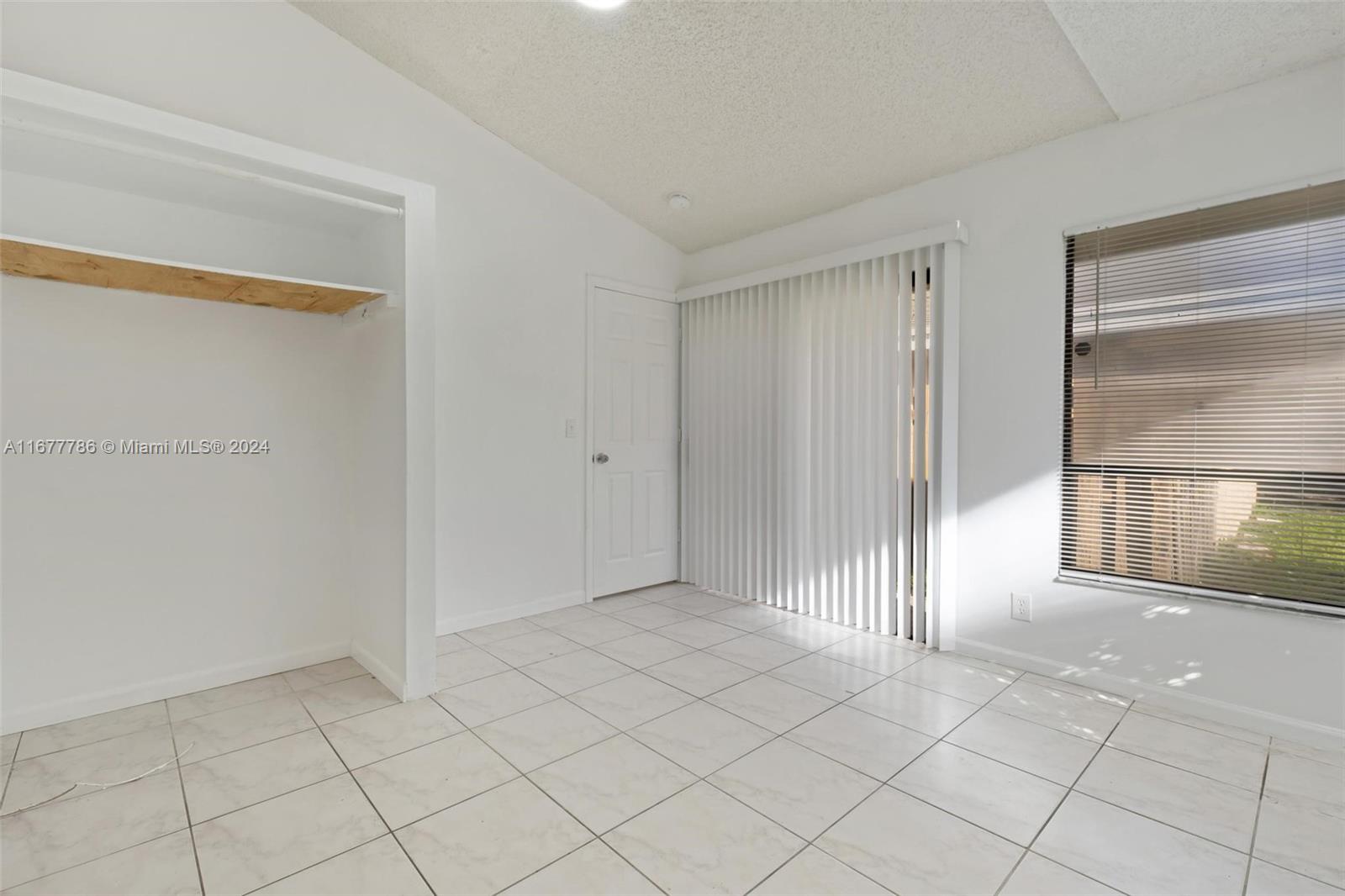 1252 SW 75th Ave