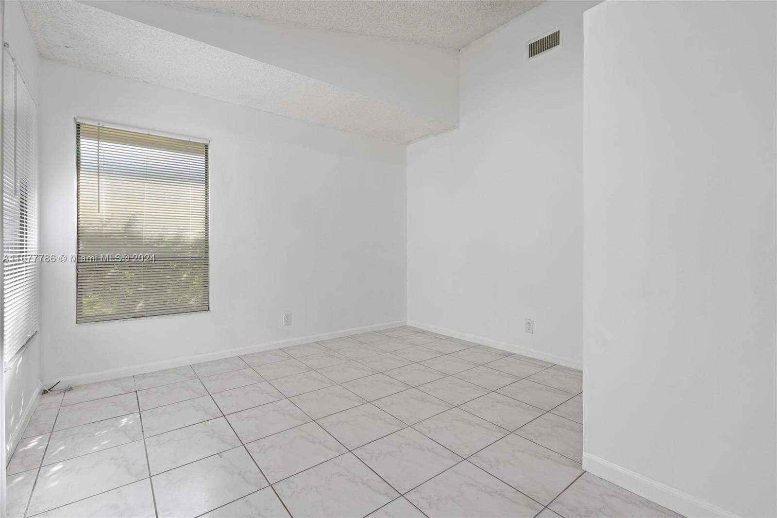 1252 SW 75th Ave
