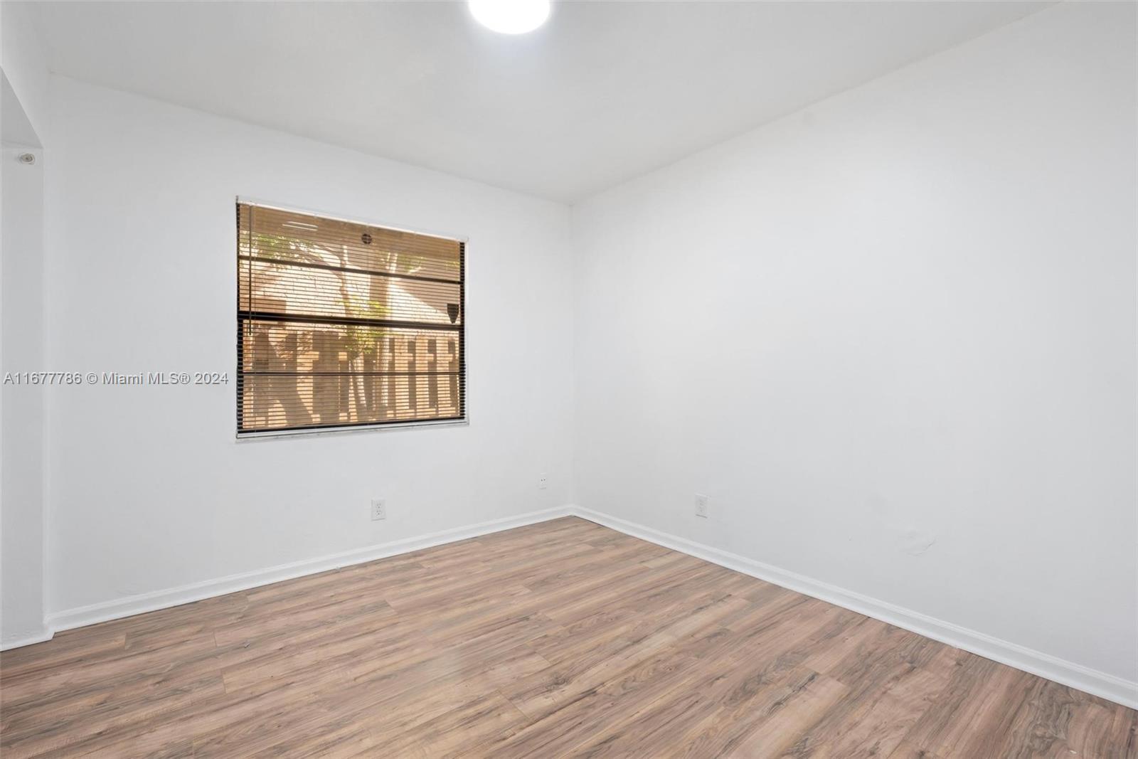 1252 SW 75th Ave