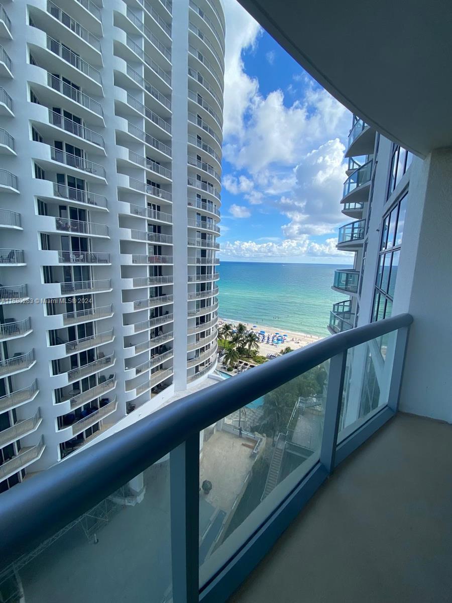 17315 Collins Ave # 1207