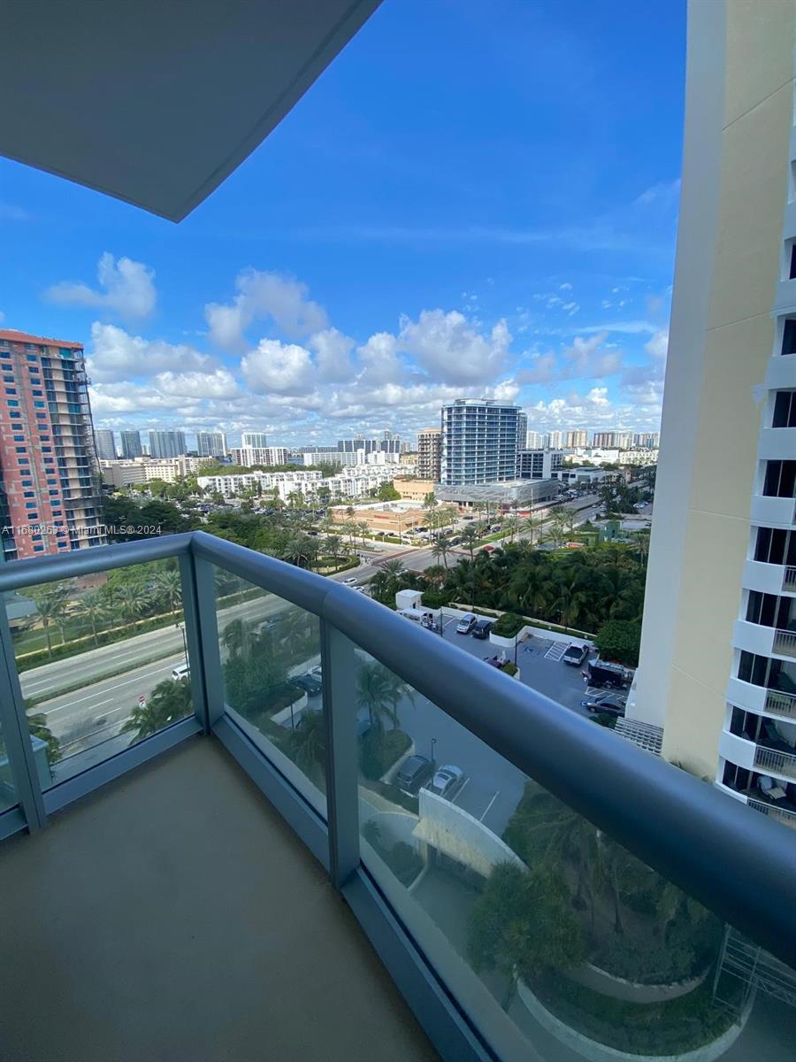 17315 Collins Ave # 1207