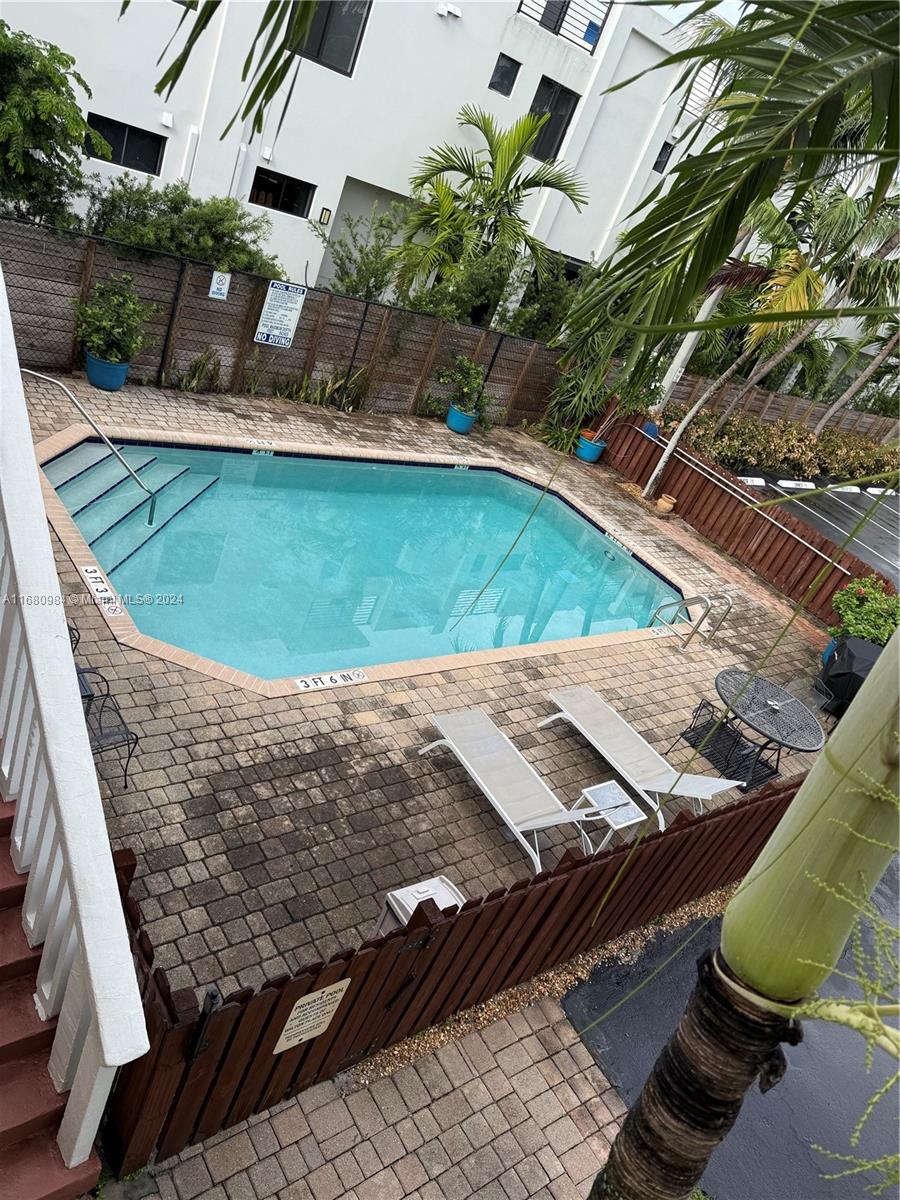 2655 NE 8th Ave # 205