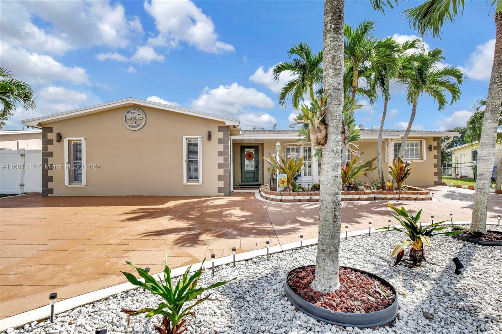 301 NW 93rd Ave