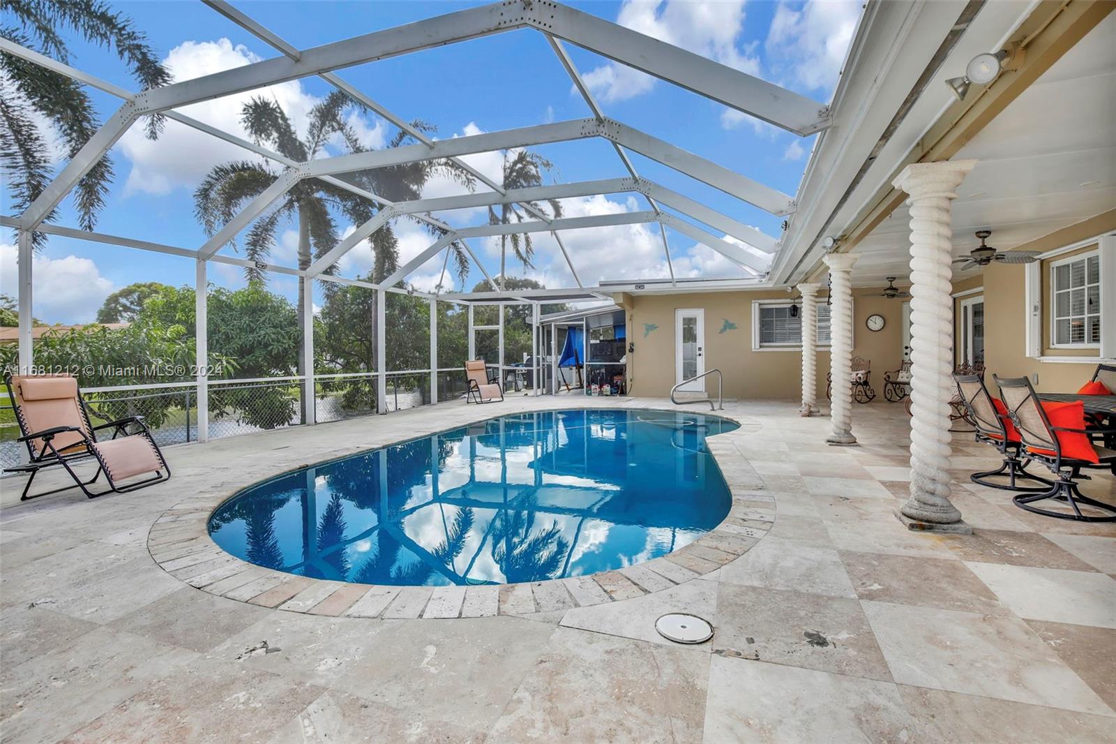 301 NW 93rd Ave