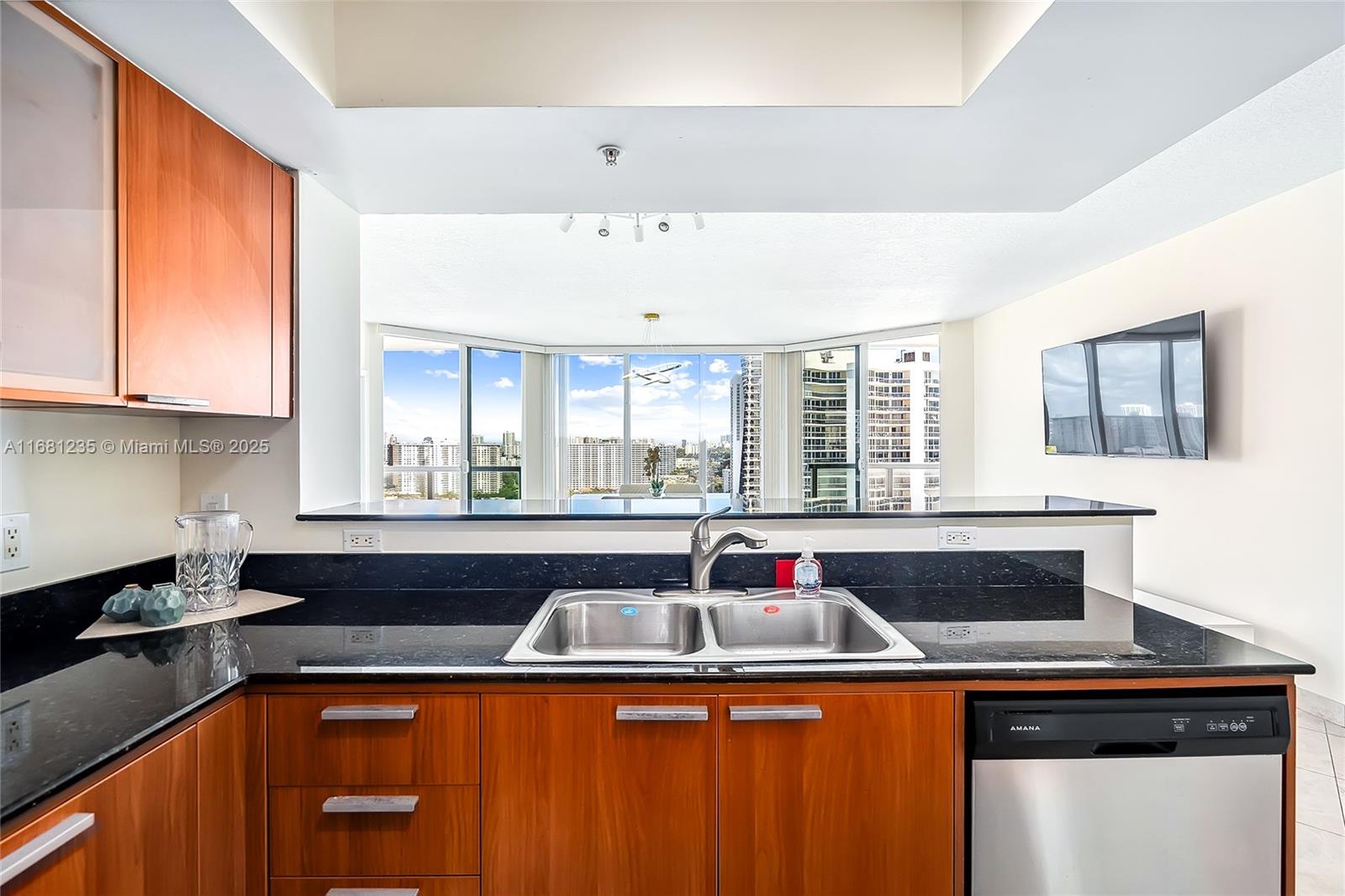 16699 Collins Ave # 2307