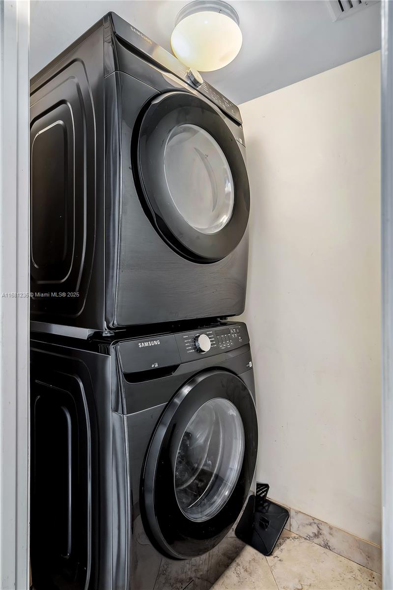 16699 Collins Ave # 2307