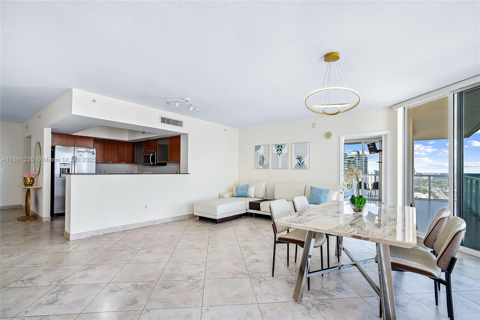 16699 Collins Ave # 2307