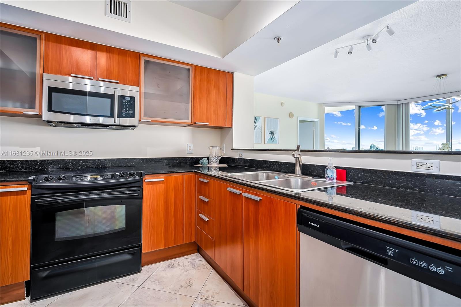 16699 Collins Ave # 2307