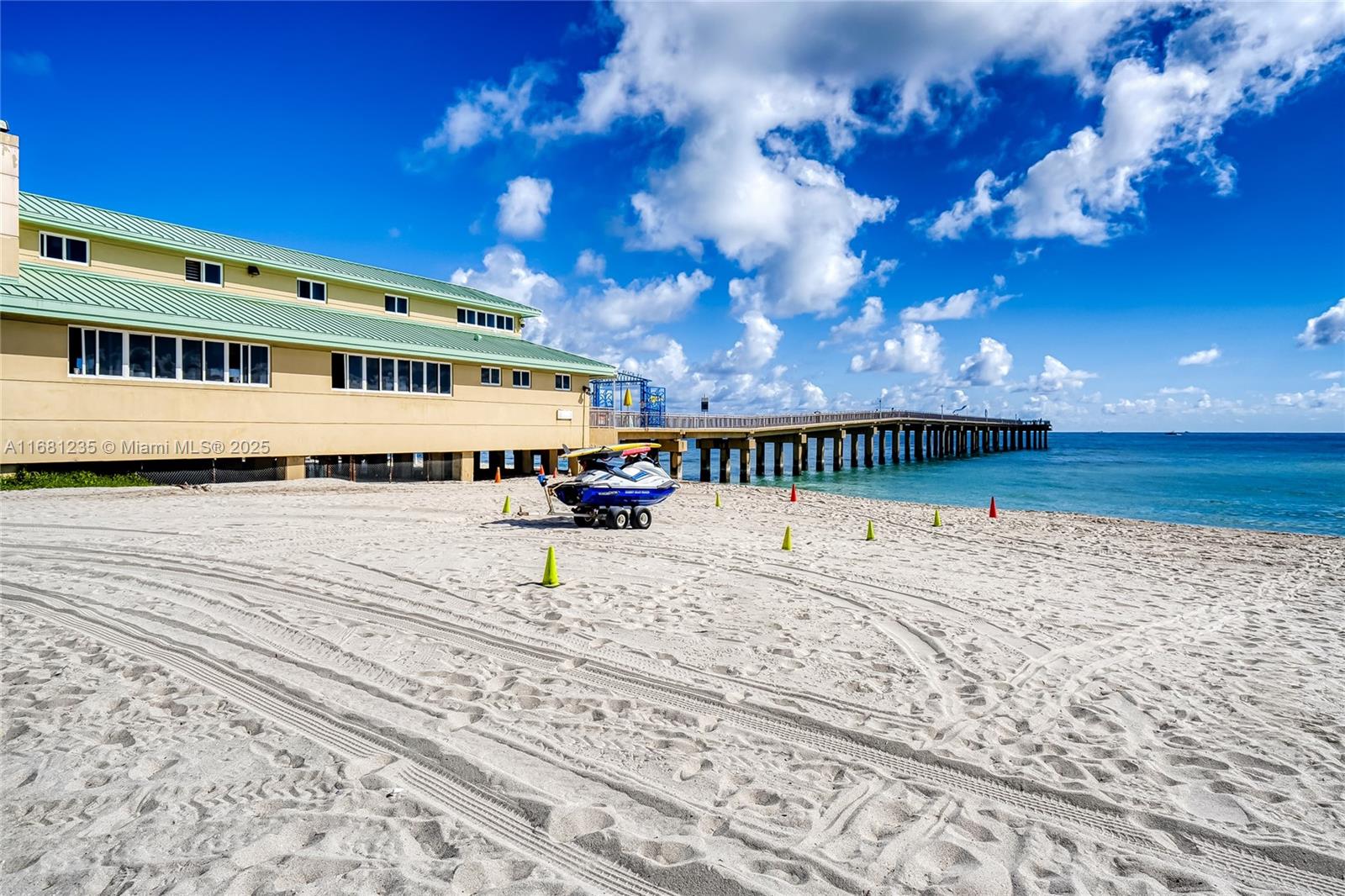 16699 Collins Ave # 2307