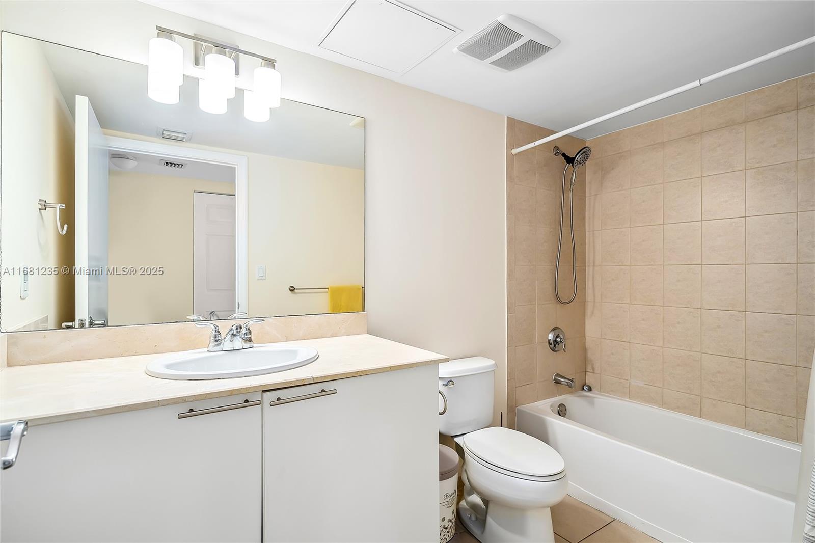 16699 Collins Ave # 2307