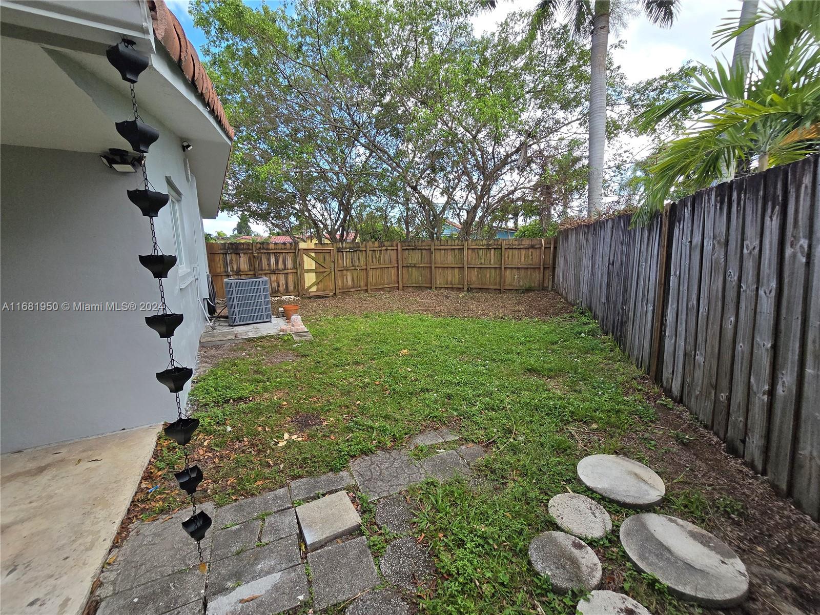 2001 NW 35th St