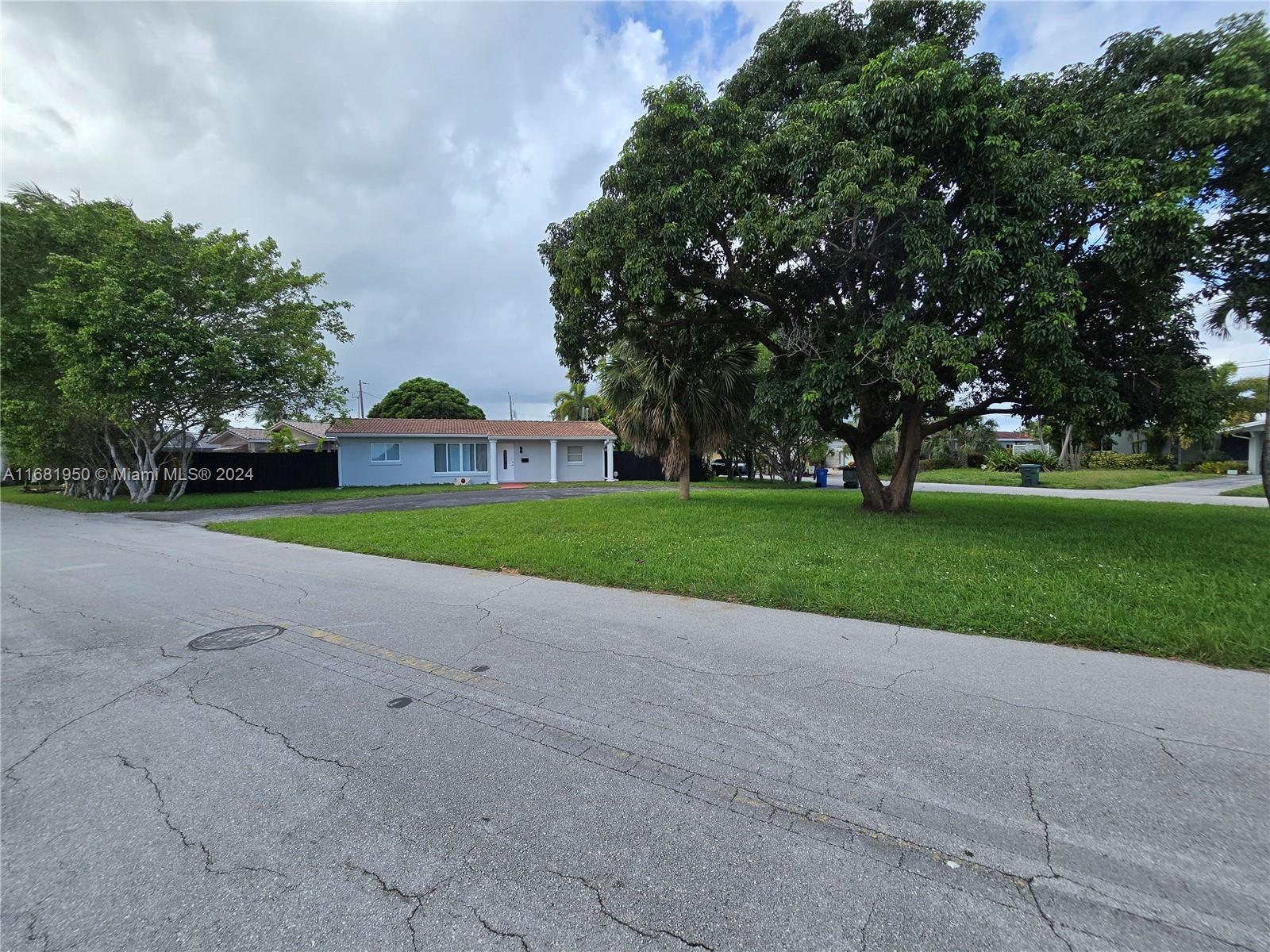 2001 NW 35th St
