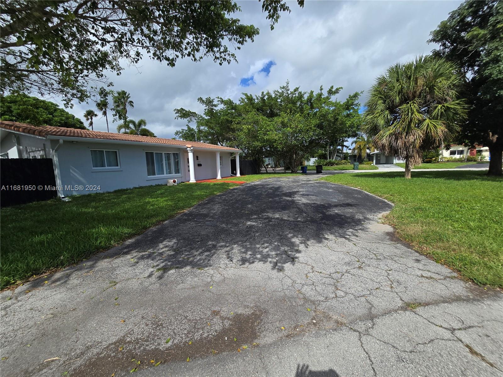 2001 NW 35th St