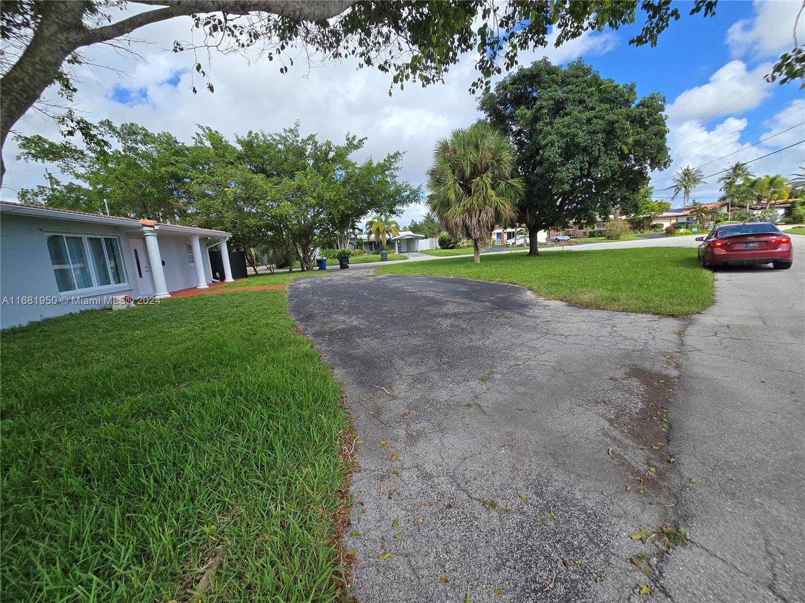 2001 NW 35th St