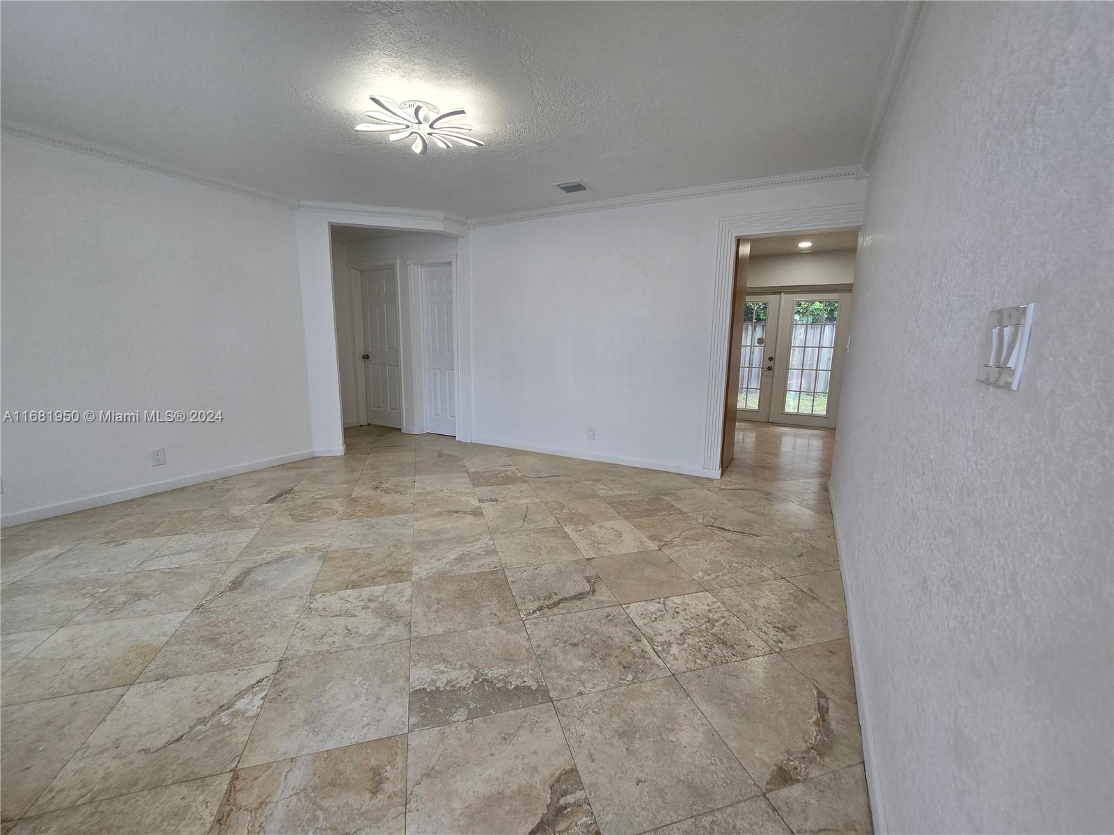2001 NW 35th St