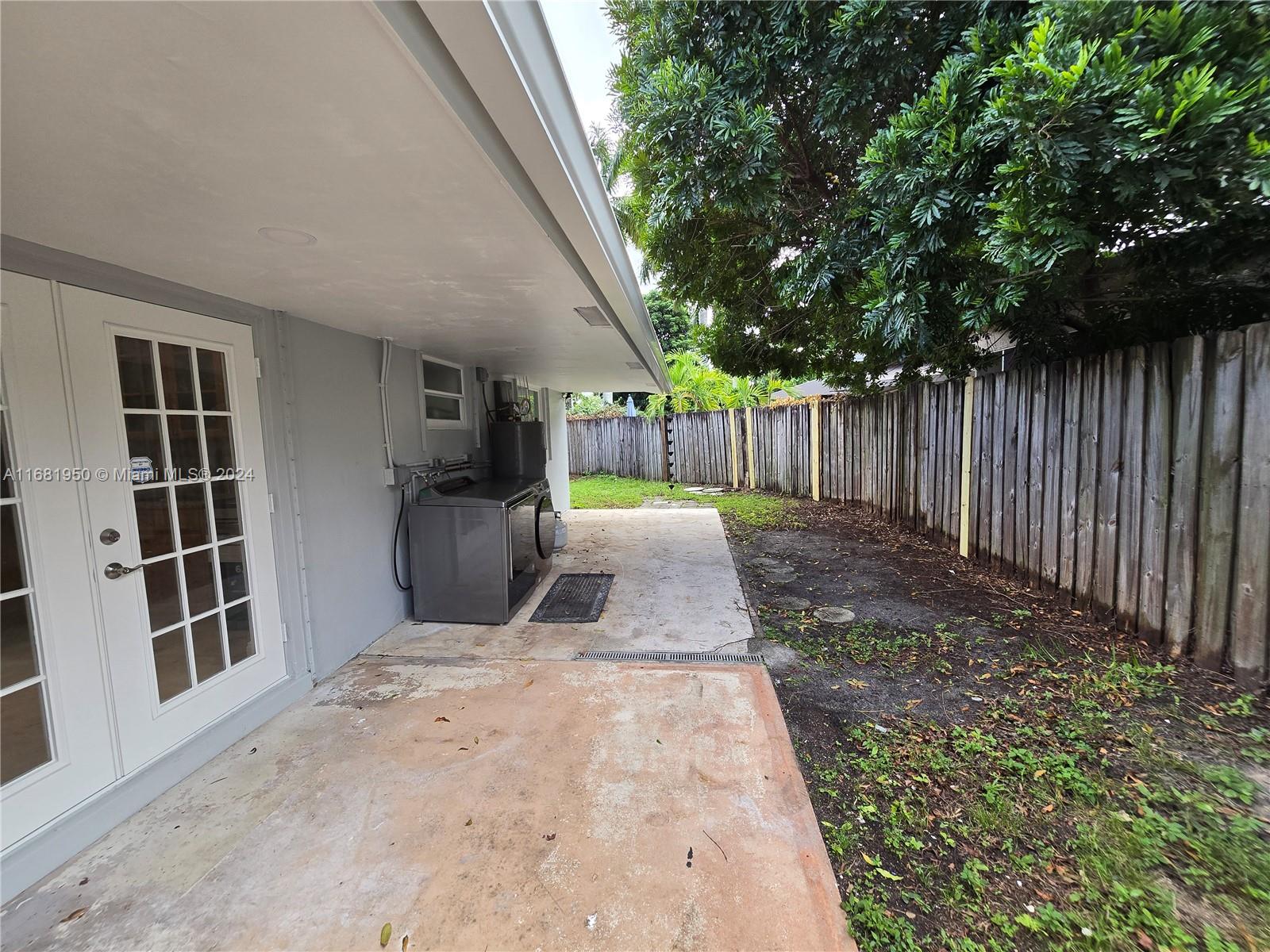 2001 NW 35th St
