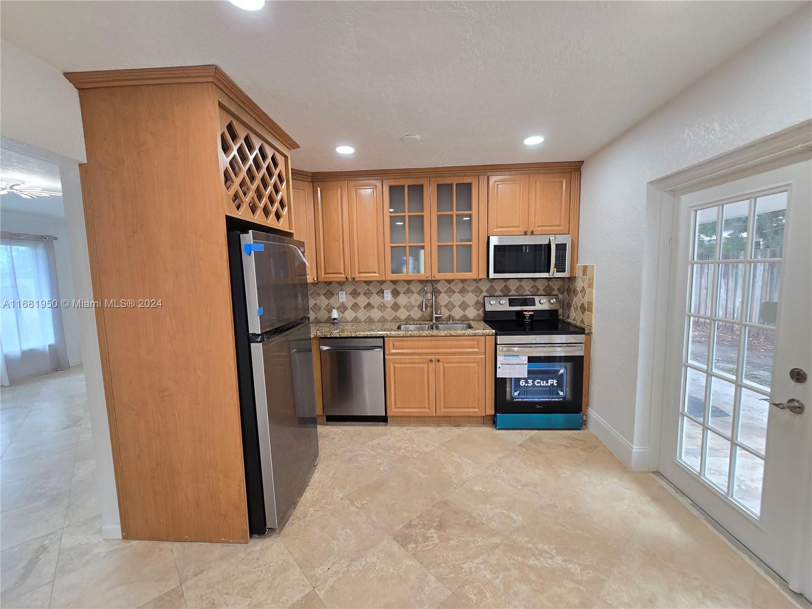 2001 NW 35th St