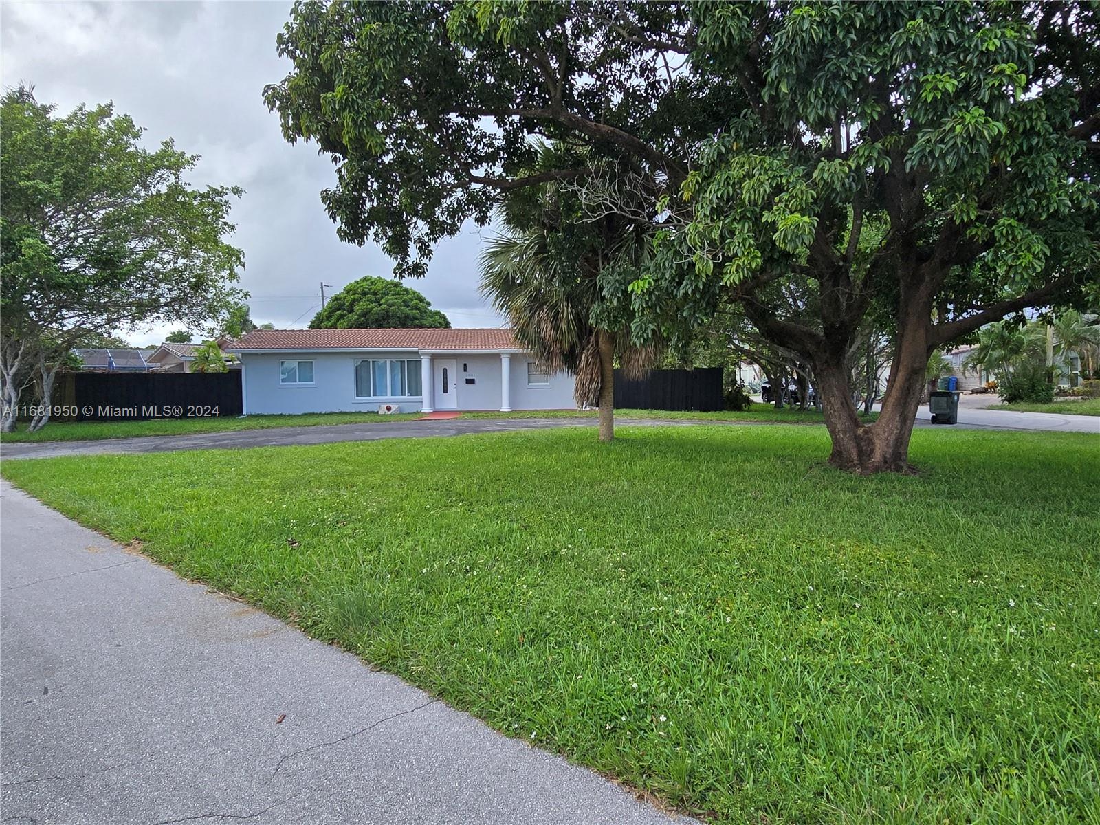2001 NW 35th St