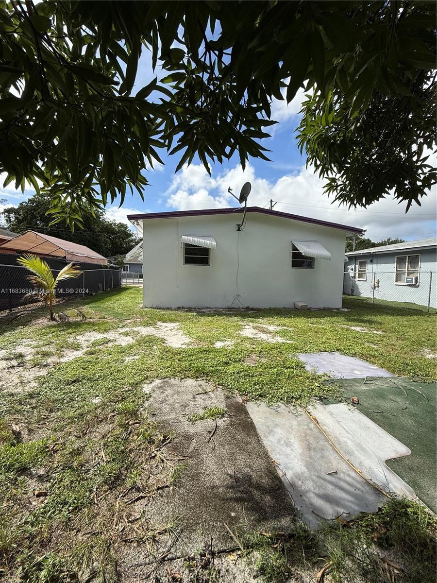 630 NW 14th Way