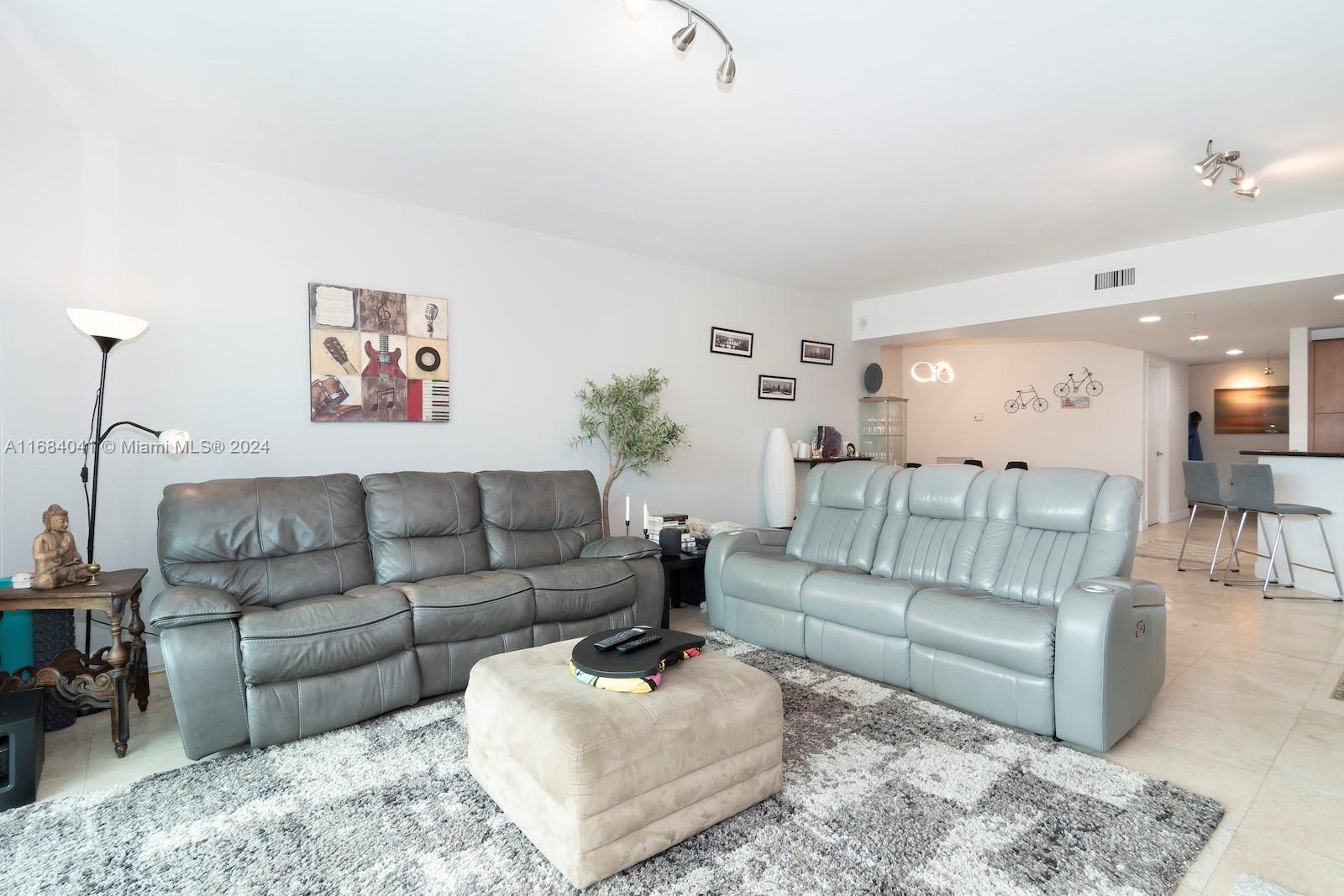 15051 Royal Oaks Ln # 204