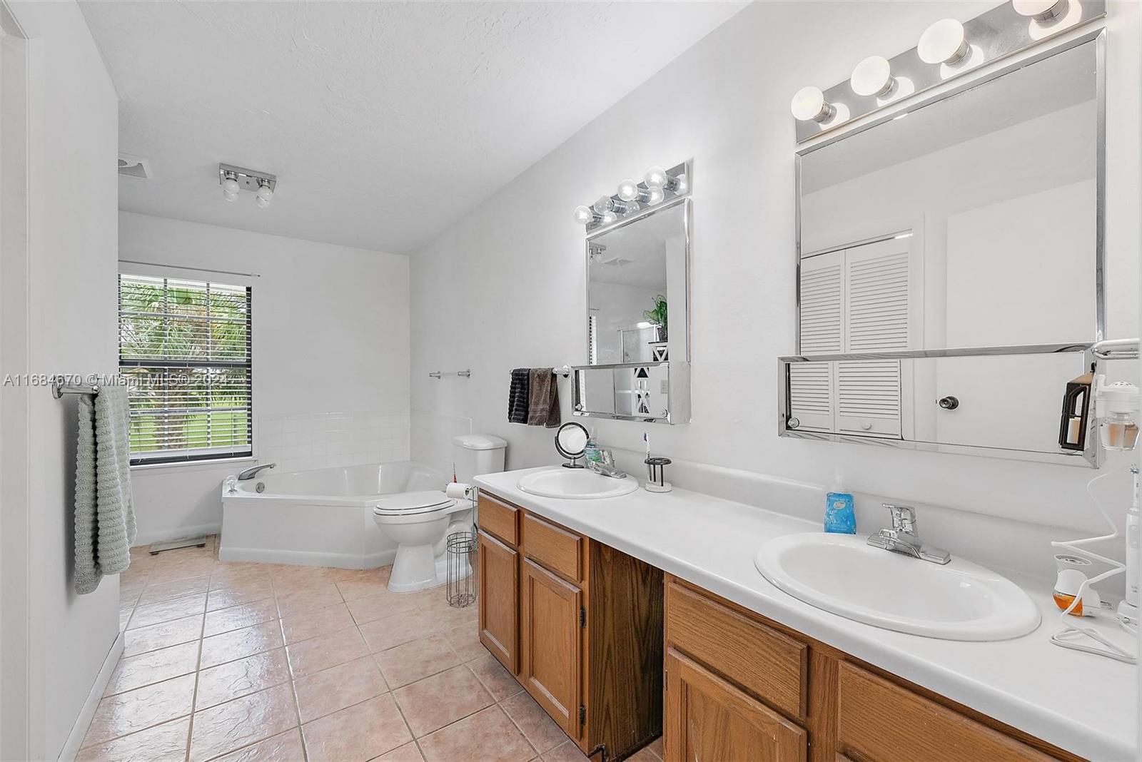 1151 SW 85TH WAY