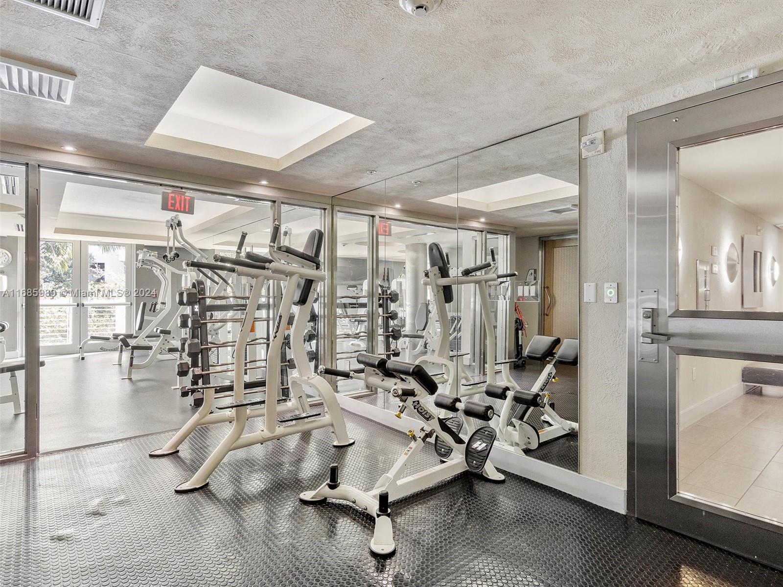 110 Washington Ave # 2516