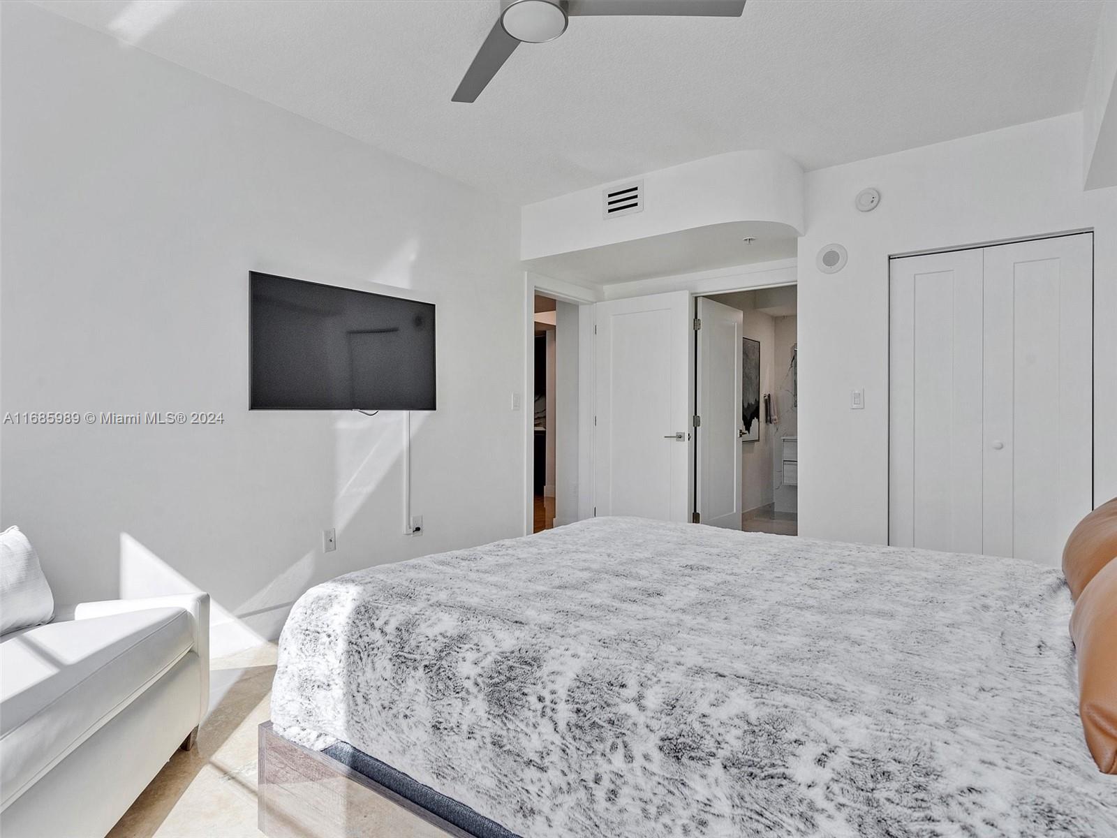 110 Washington Ave # 2516