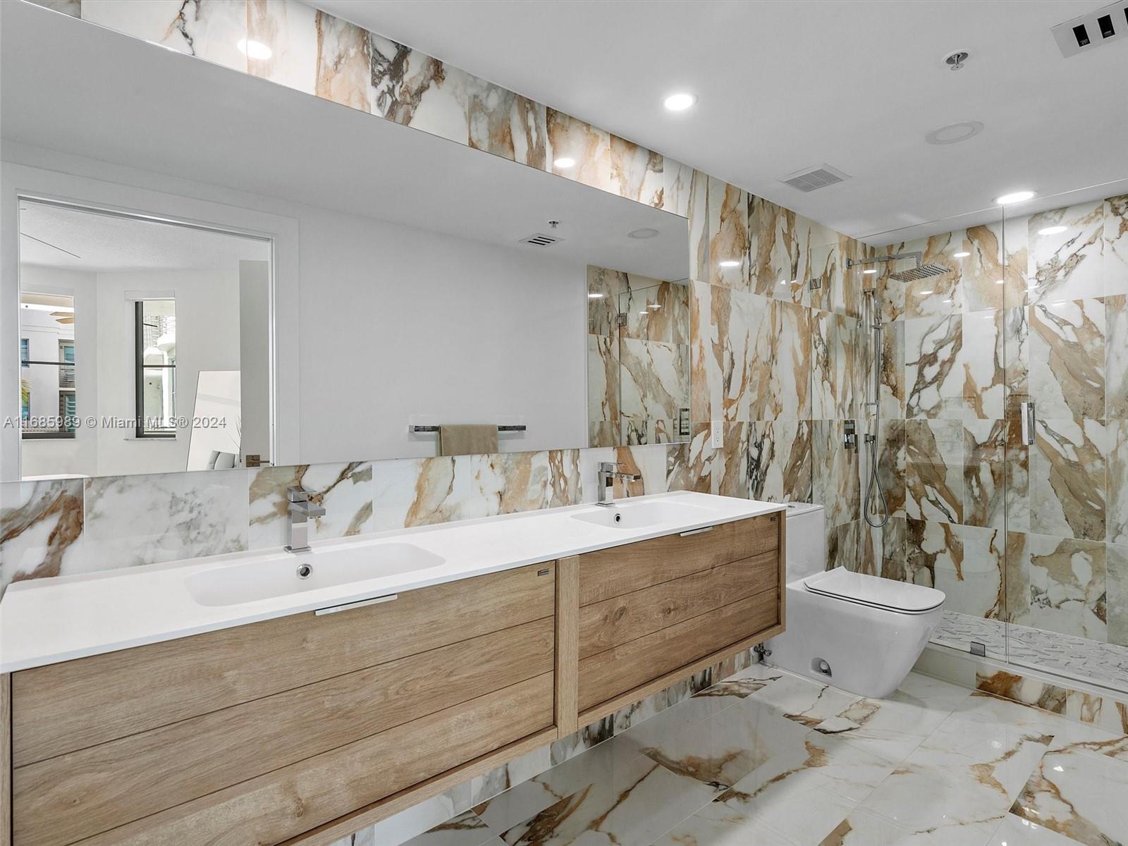 110 Washington Ave # 2516