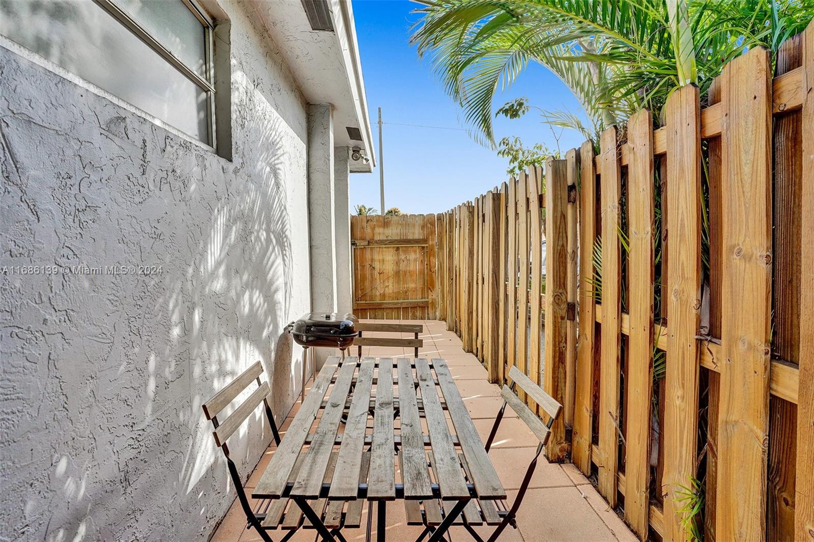 1345 N Andrews Ave # 1