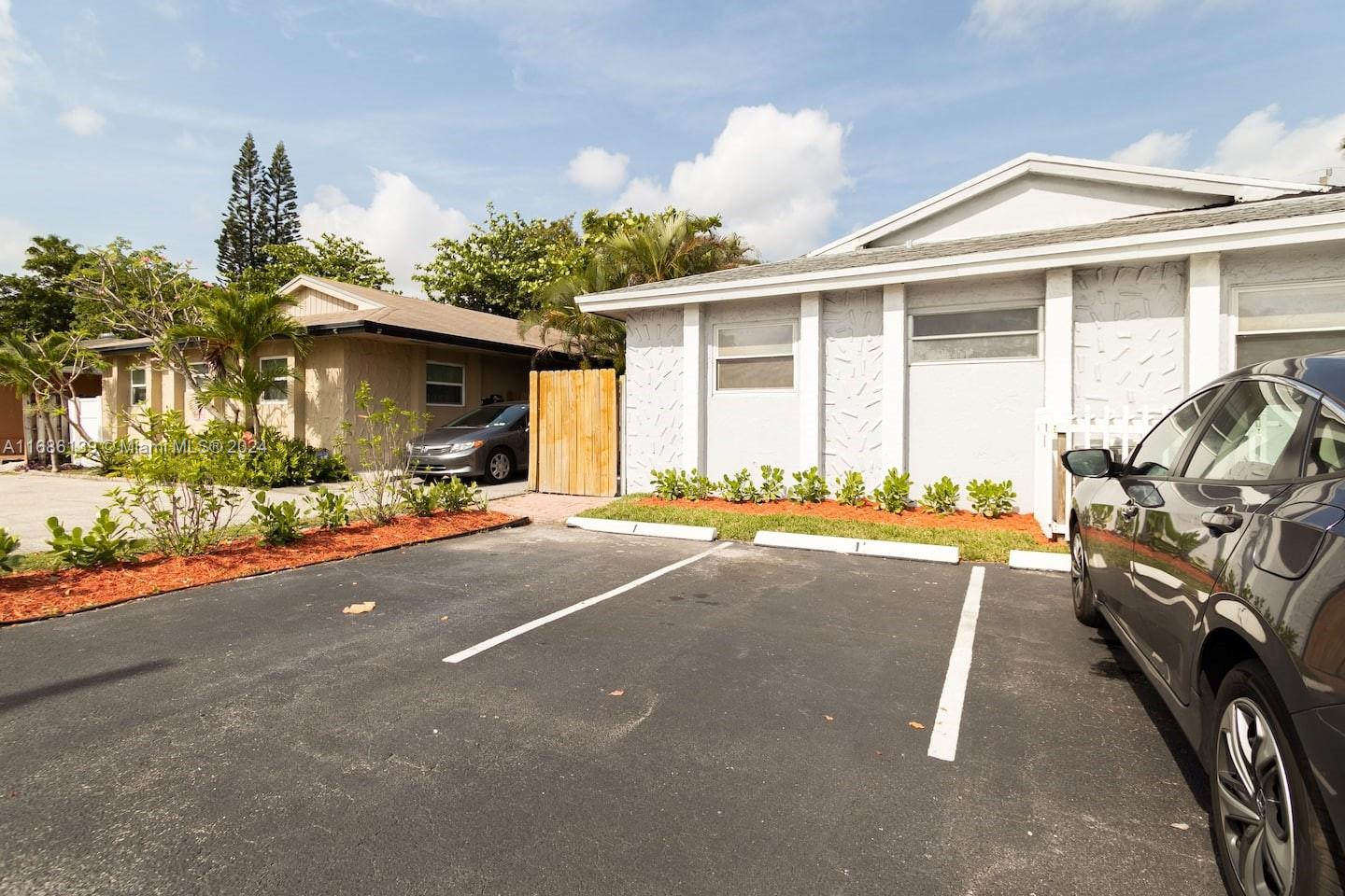 1345 N Andrews Ave # 1