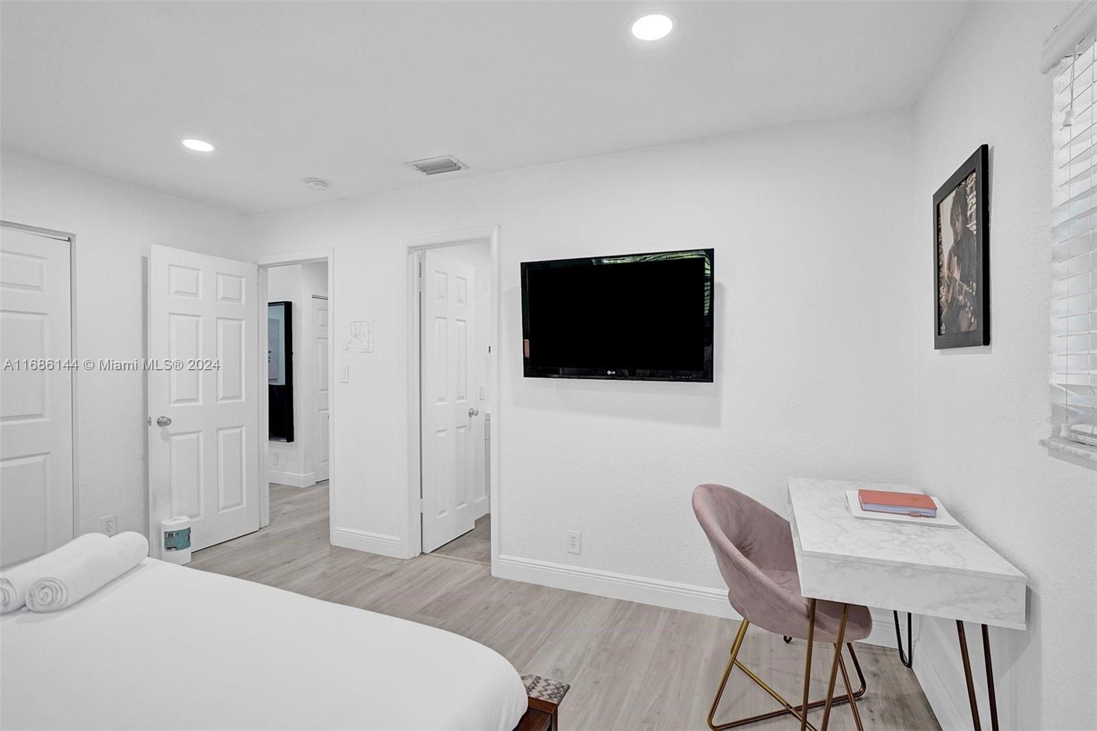 1345 N Andrews Ave # 2