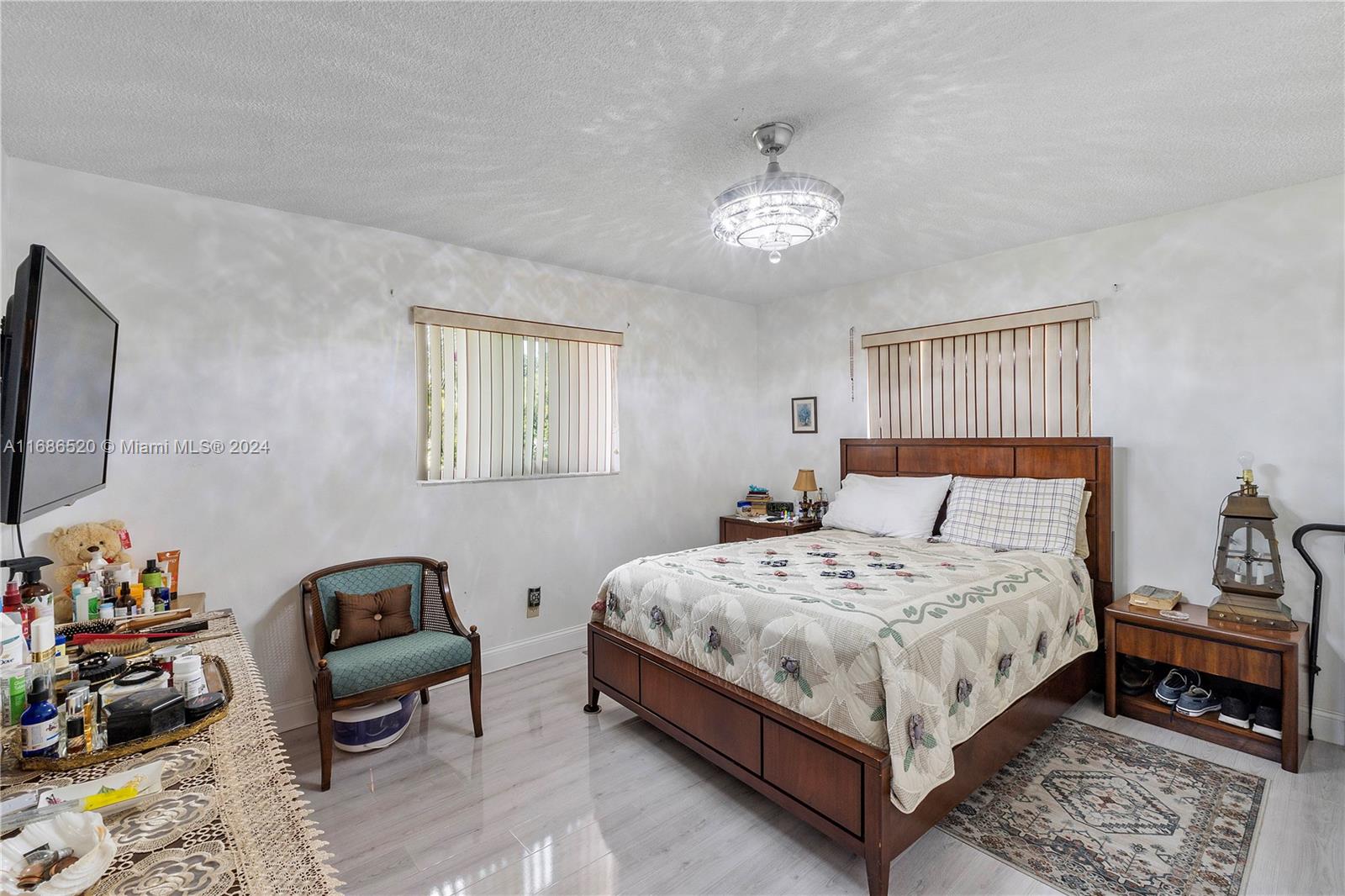 5206 NW 49th Ave