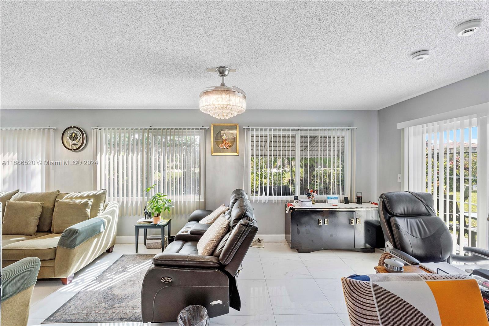 5206 NW 49th Ave