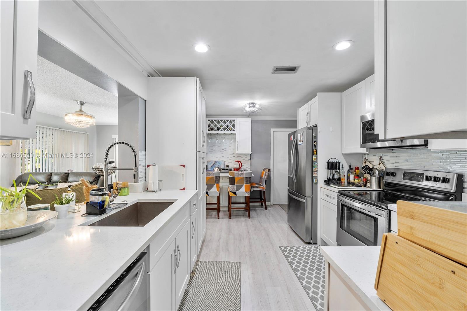 5206 NW 49th Ave